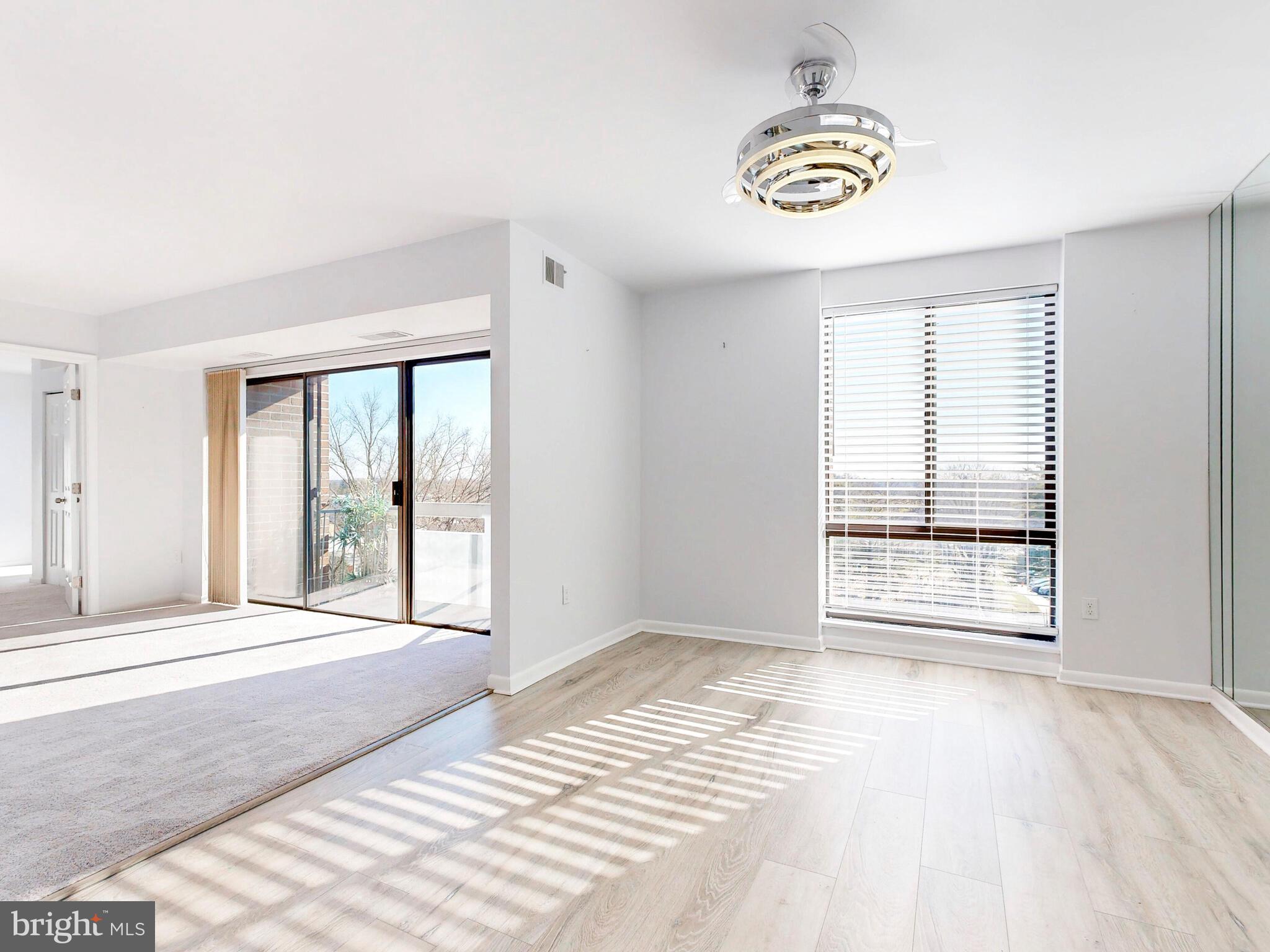 SUBURBAN OAKS - Residential