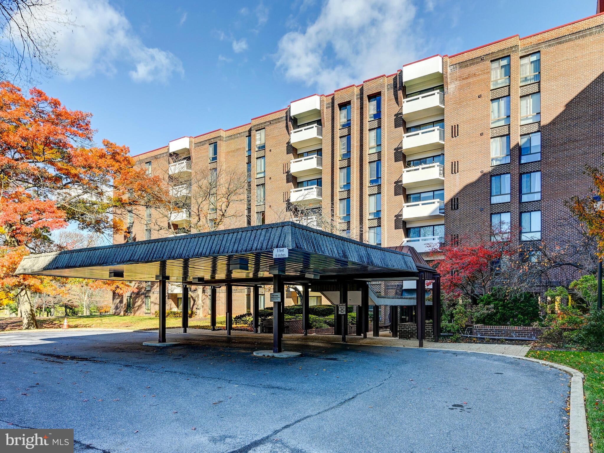 SUBURBAN OAKS - Residential