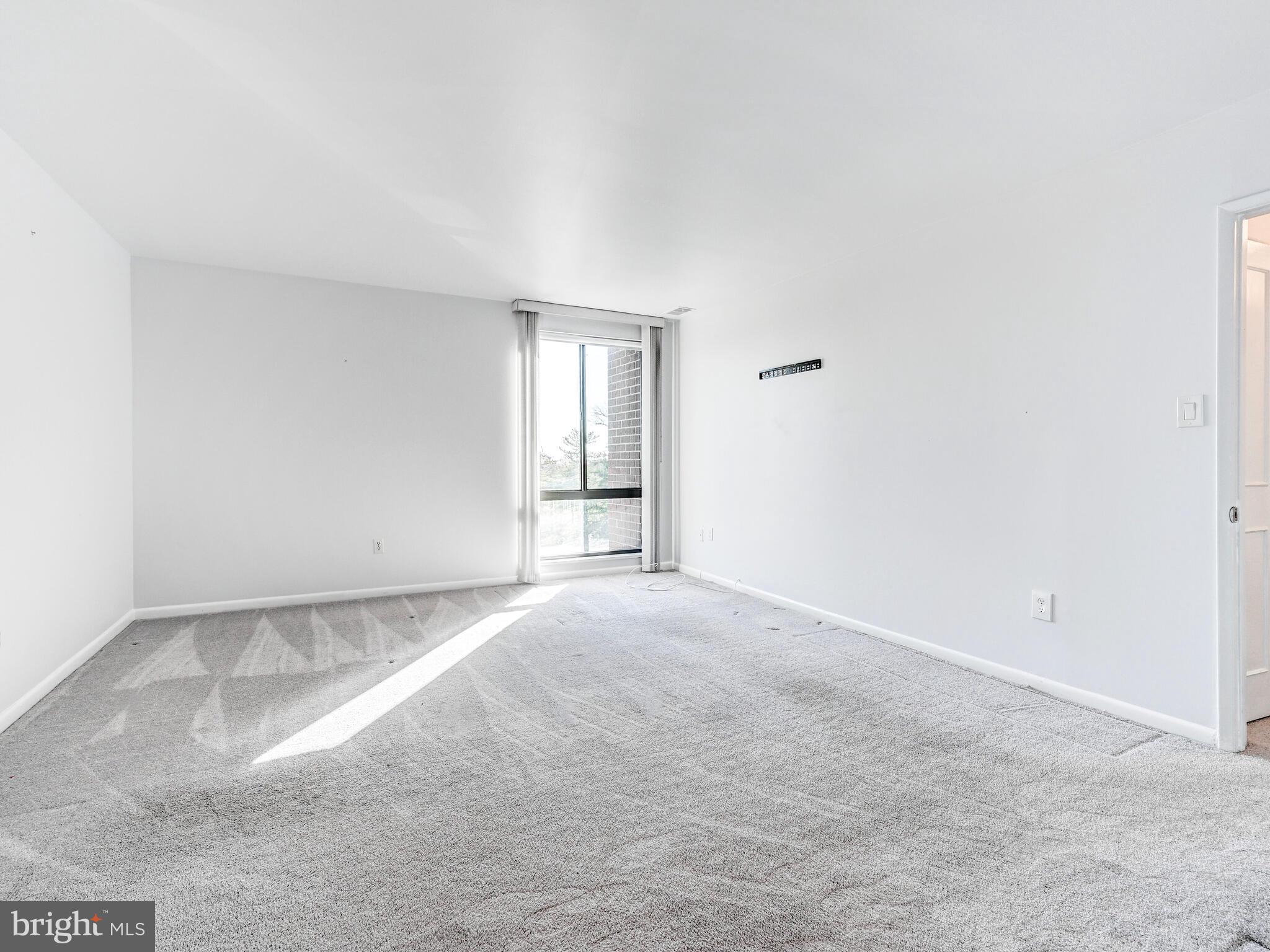 SUBURBAN OAKS - Residential