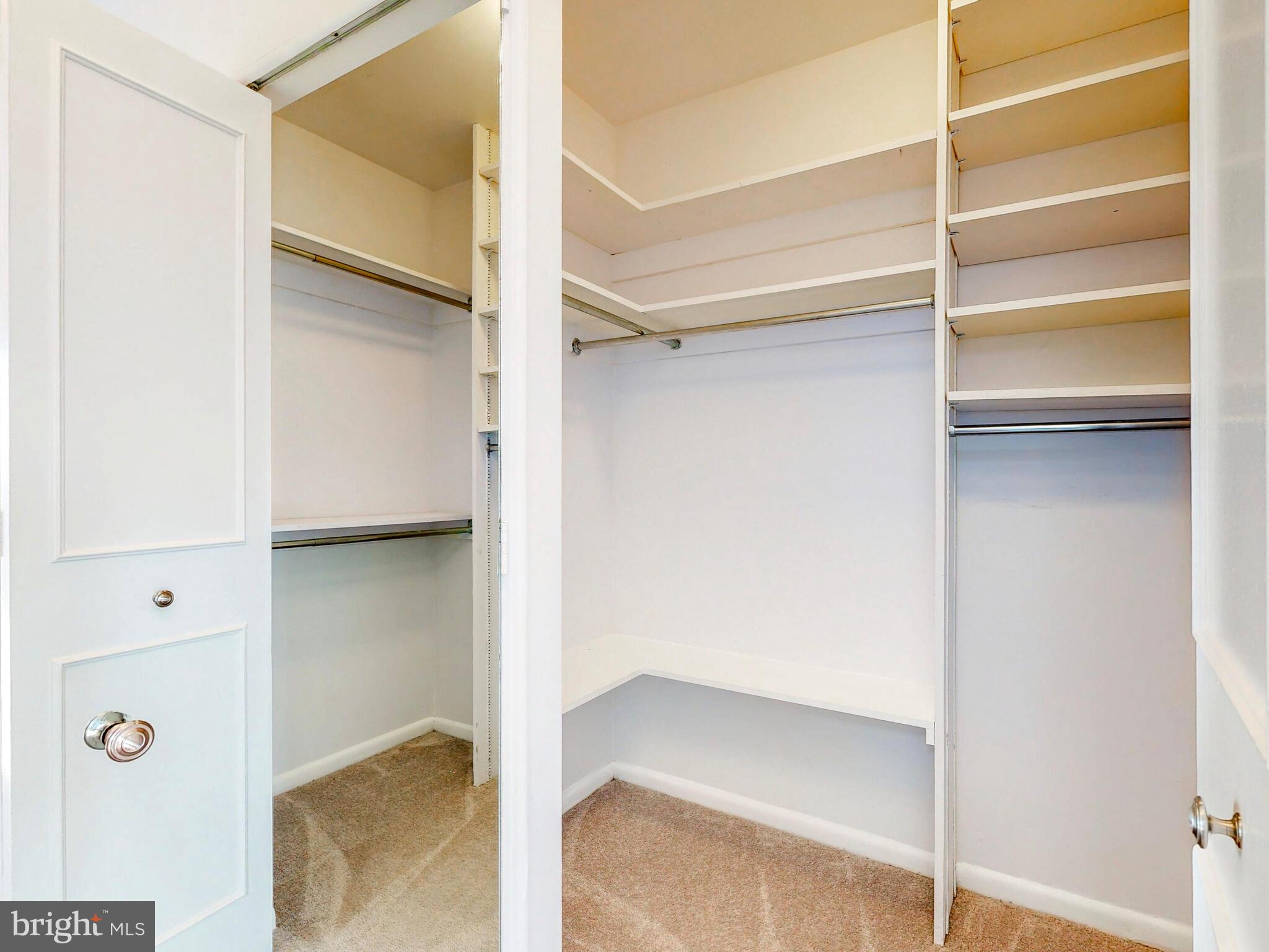 SUBURBAN OAKS - Residential