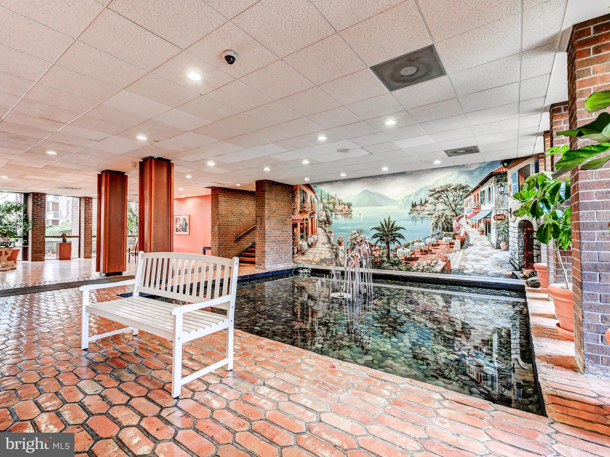 SUBURBAN OAKS - Residential