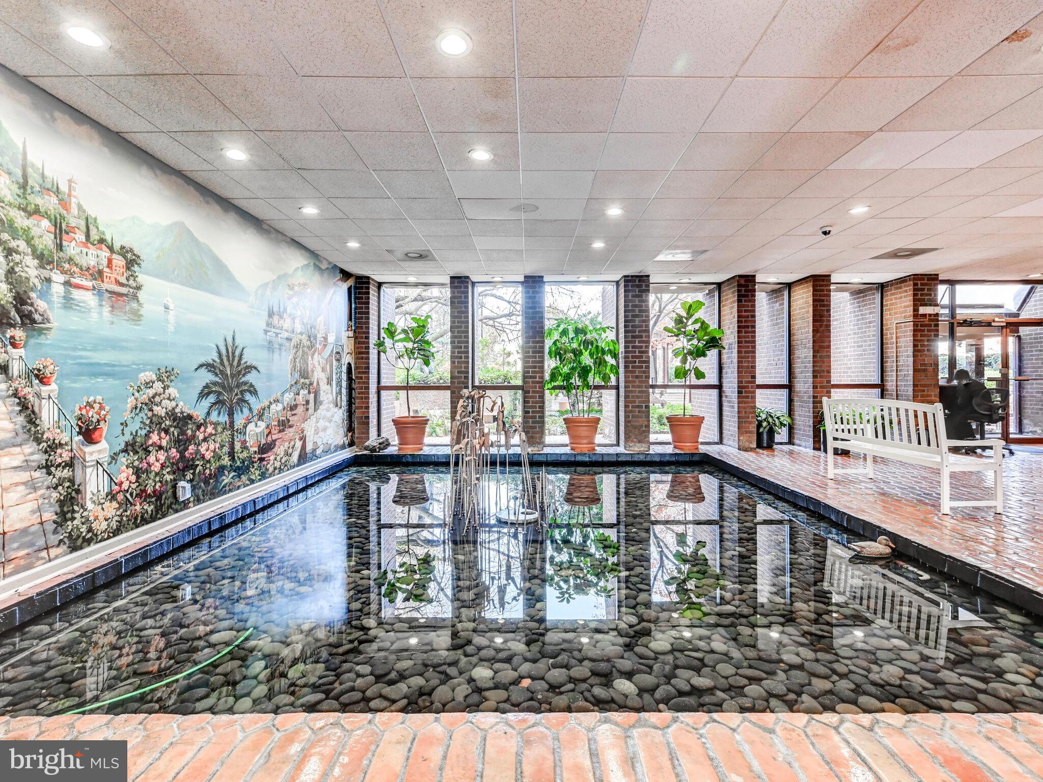 SUBURBAN OAKS - Residential