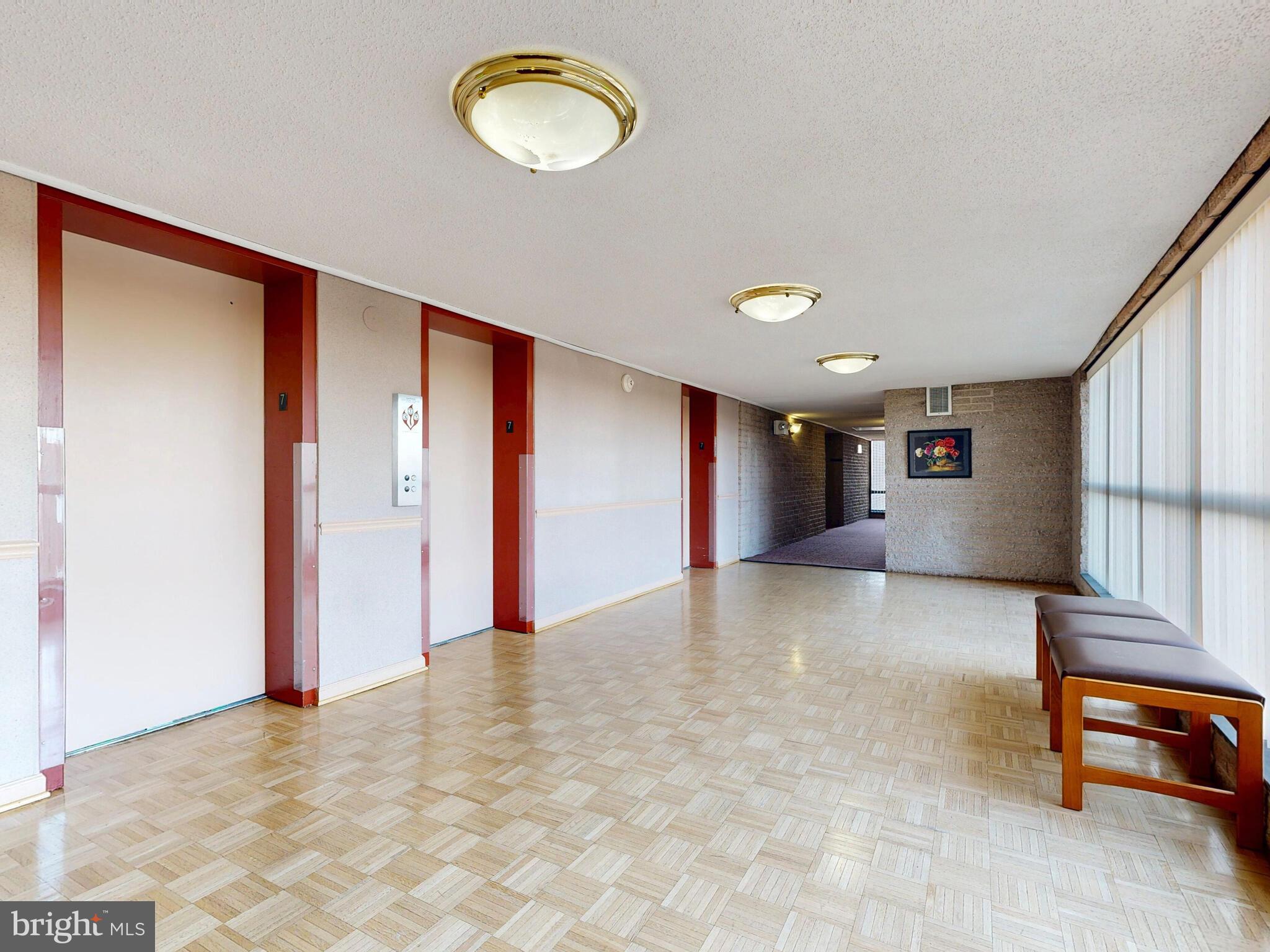 SUBURBAN OAKS - Residential