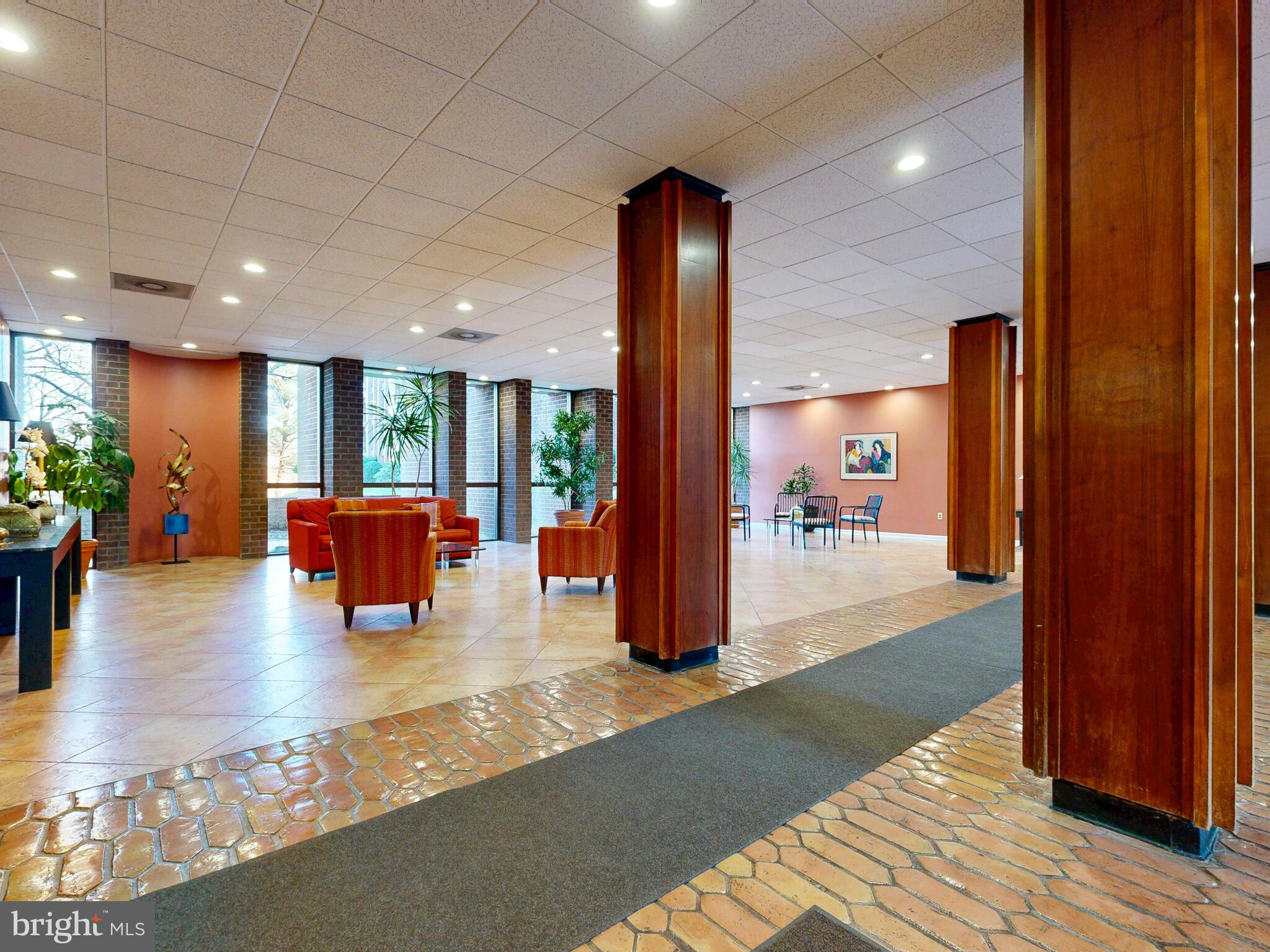 SUBURBAN OAKS - Residential