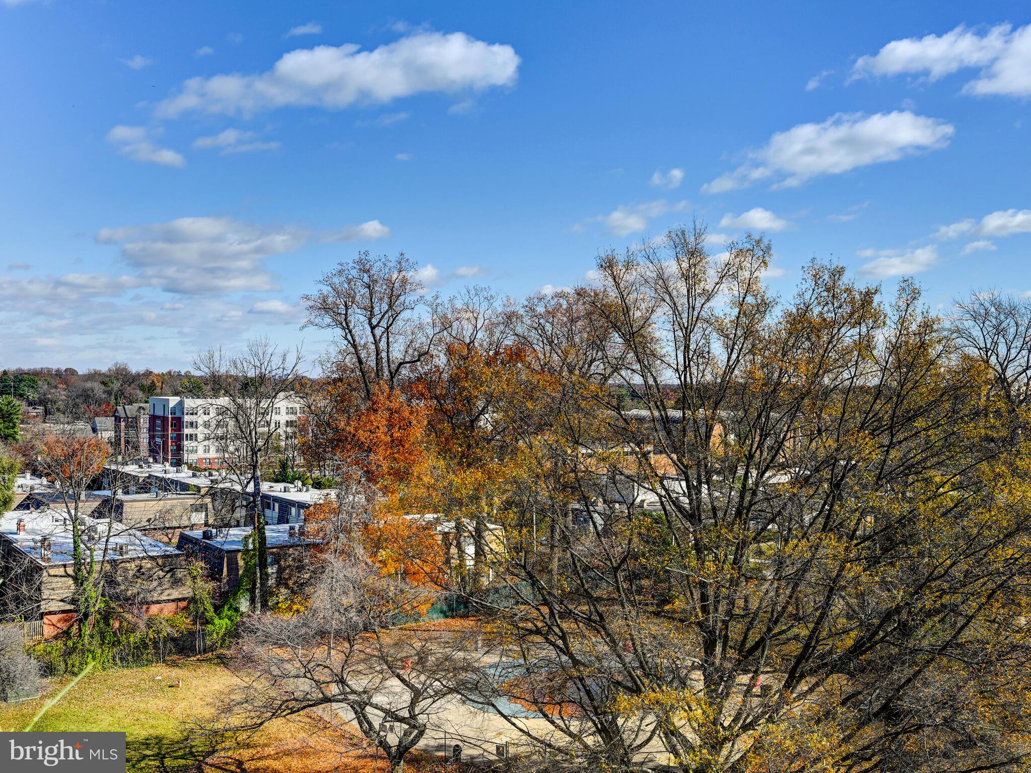 SUBURBAN OAKS - Residential