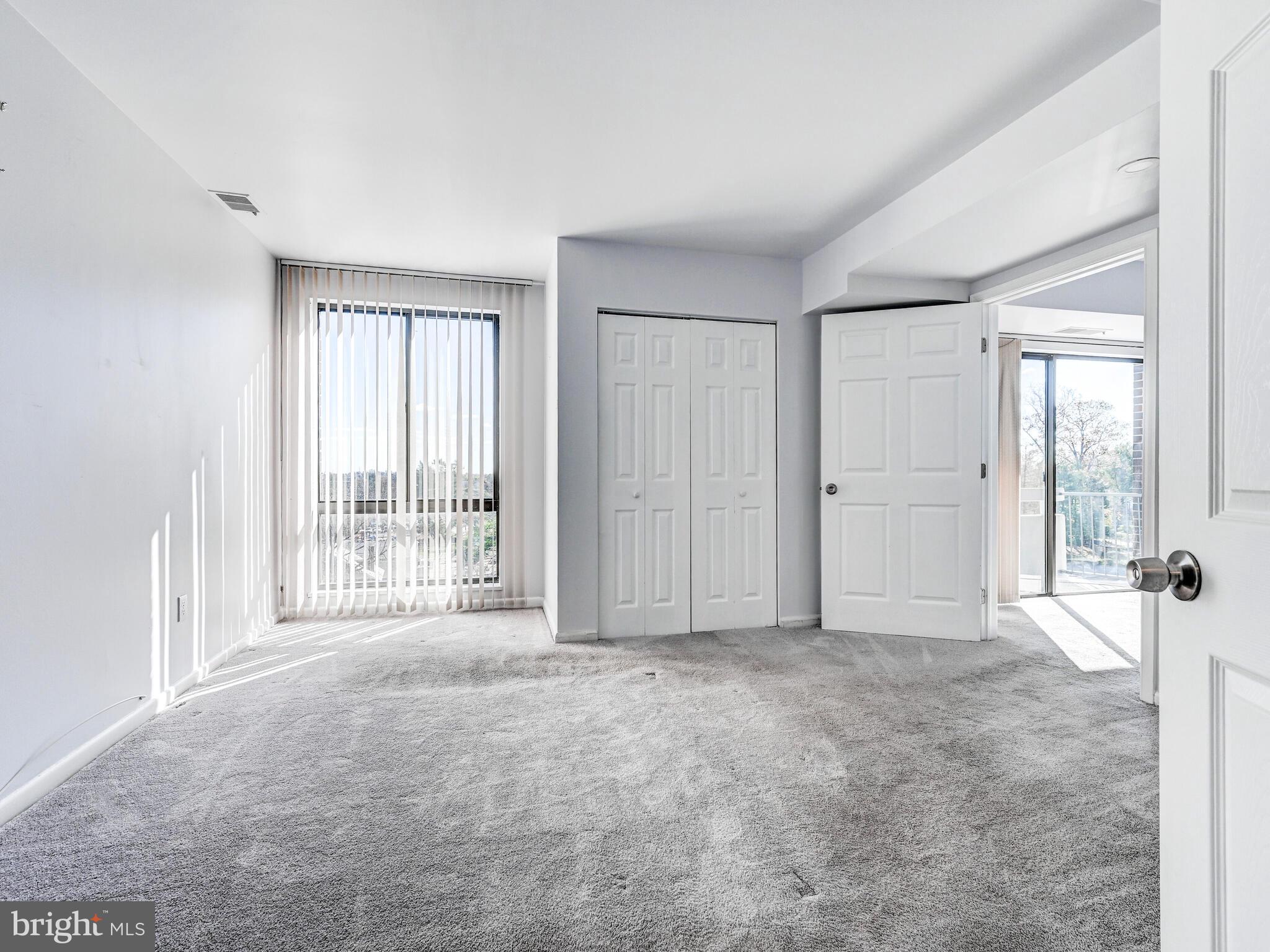 SUBURBAN OAKS - Residential