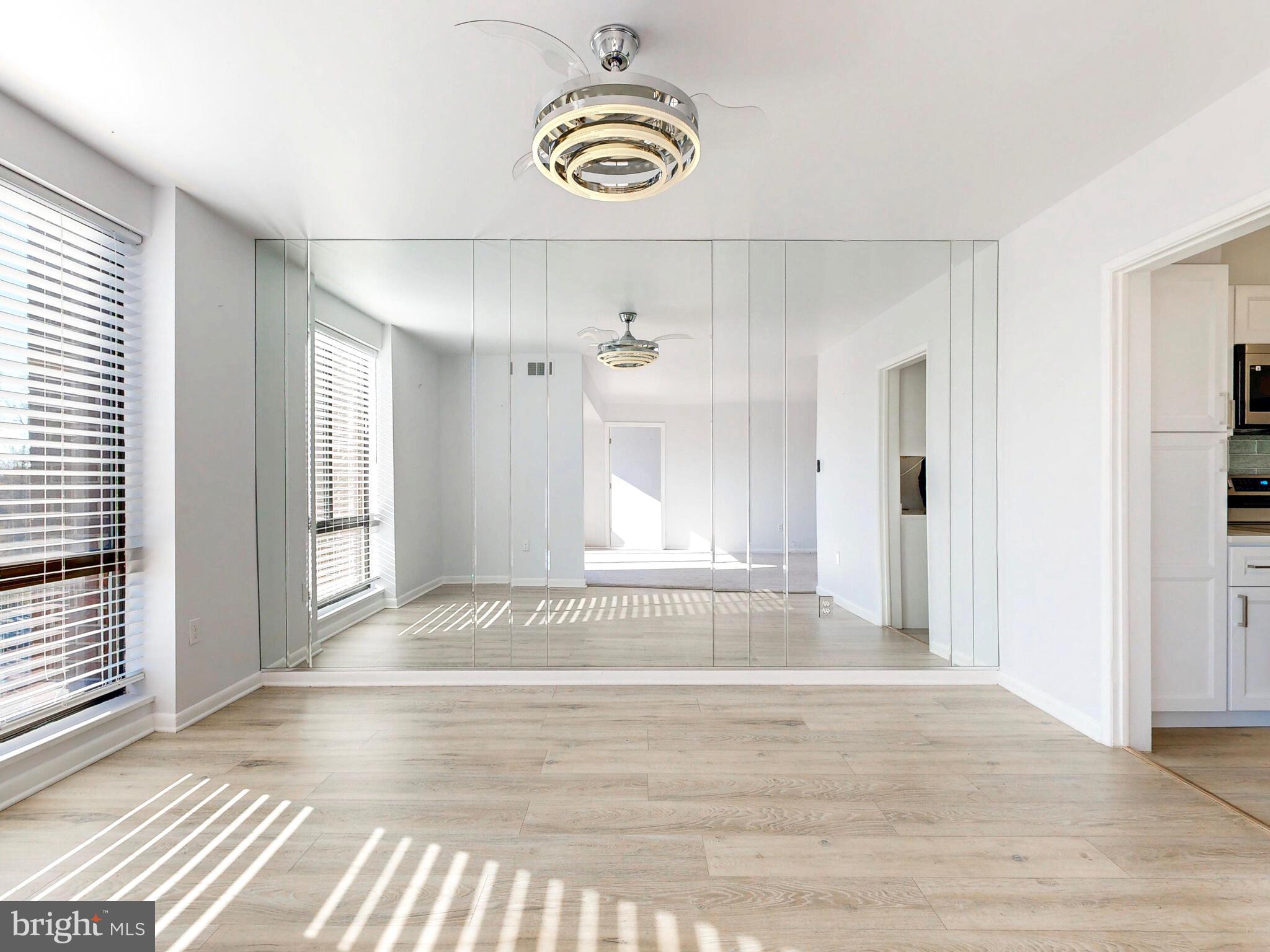 SUBURBAN OAKS - Residential