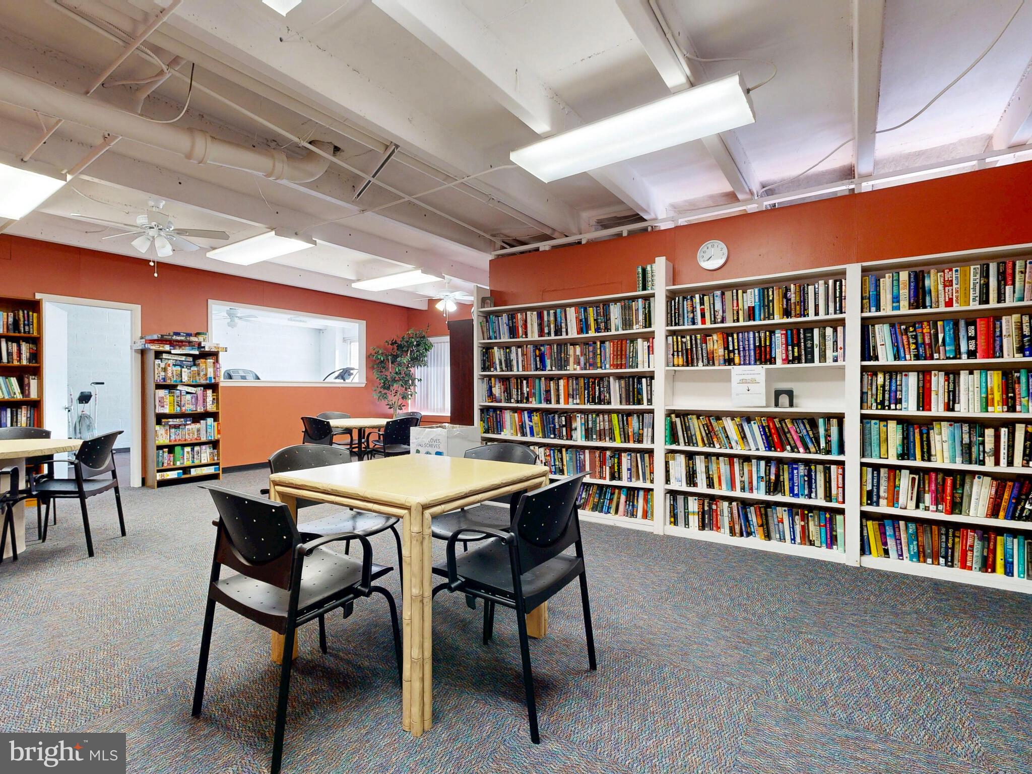 SUBURBAN OAKS - Residential