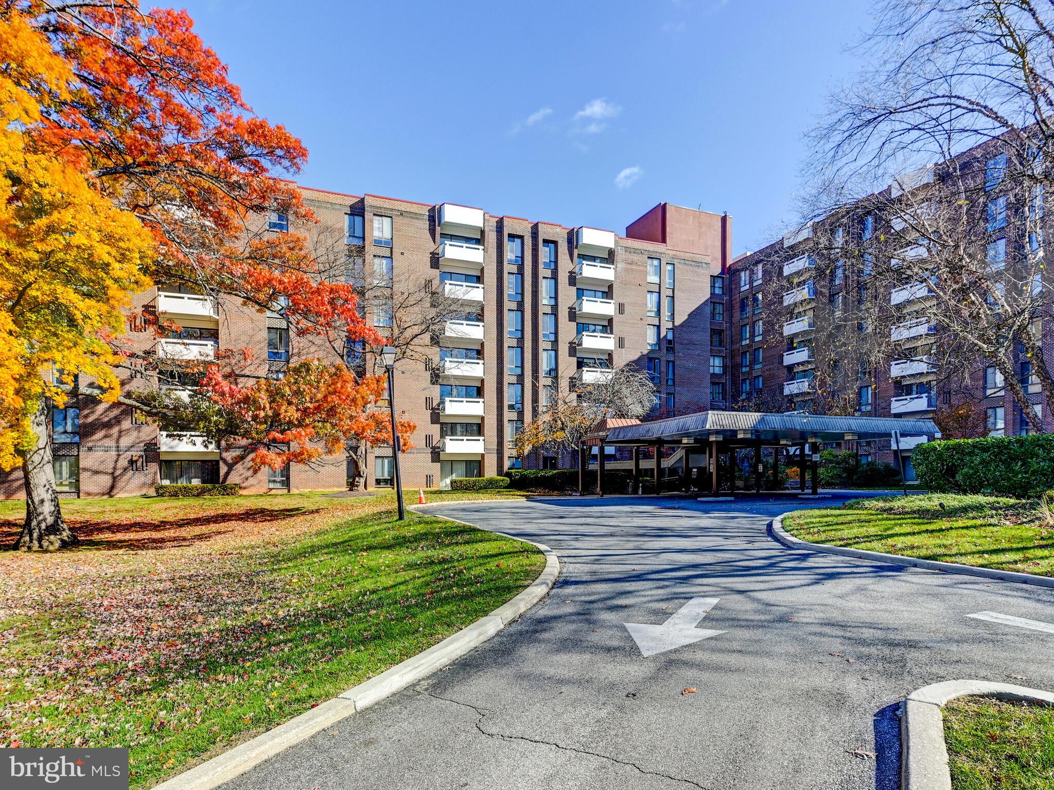 SUBURBAN OAKS - Residential