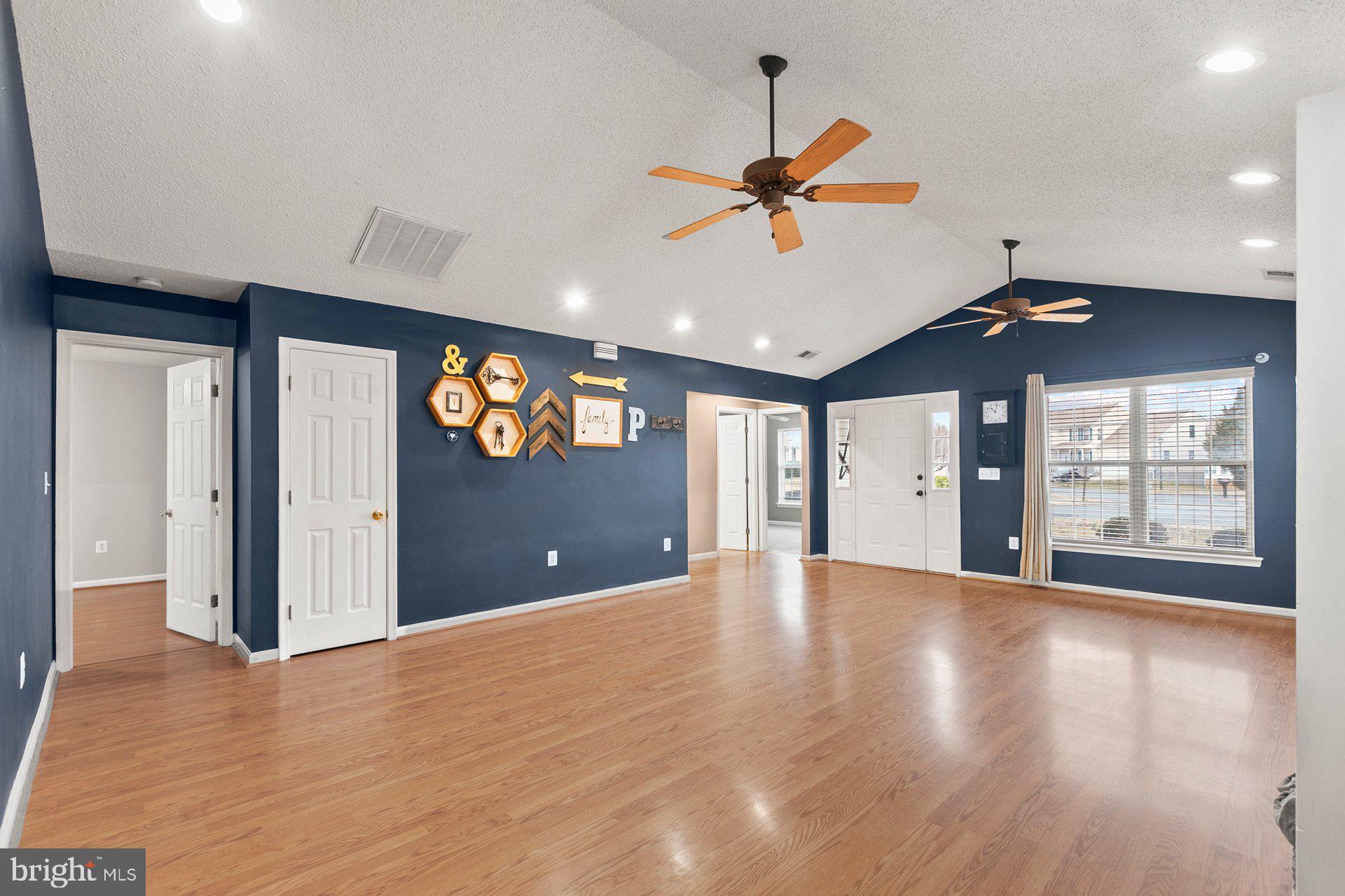 SUN VALLEY ESTATES - Residential