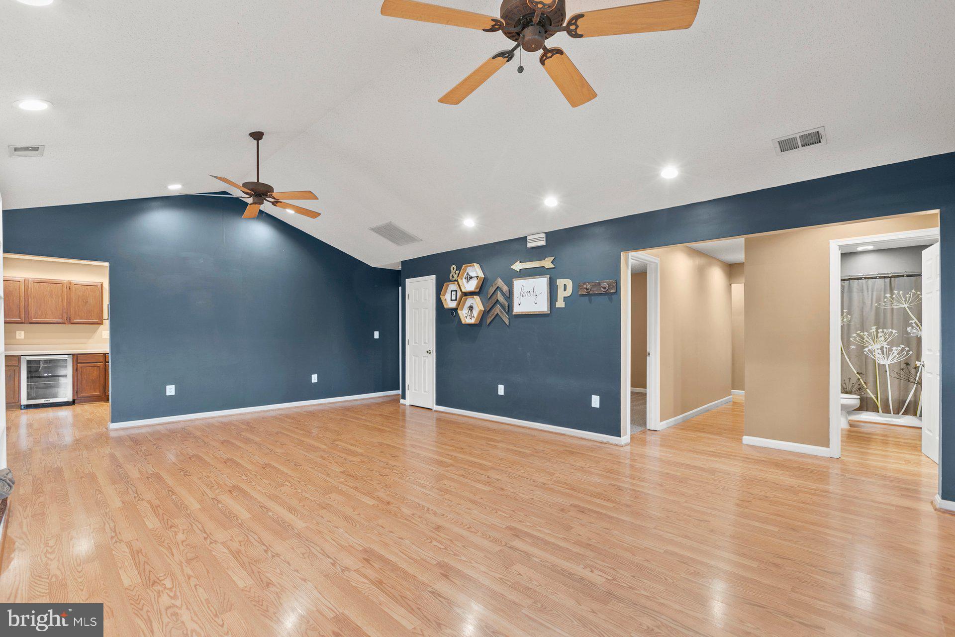 SUN VALLEY ESTATES - Residential