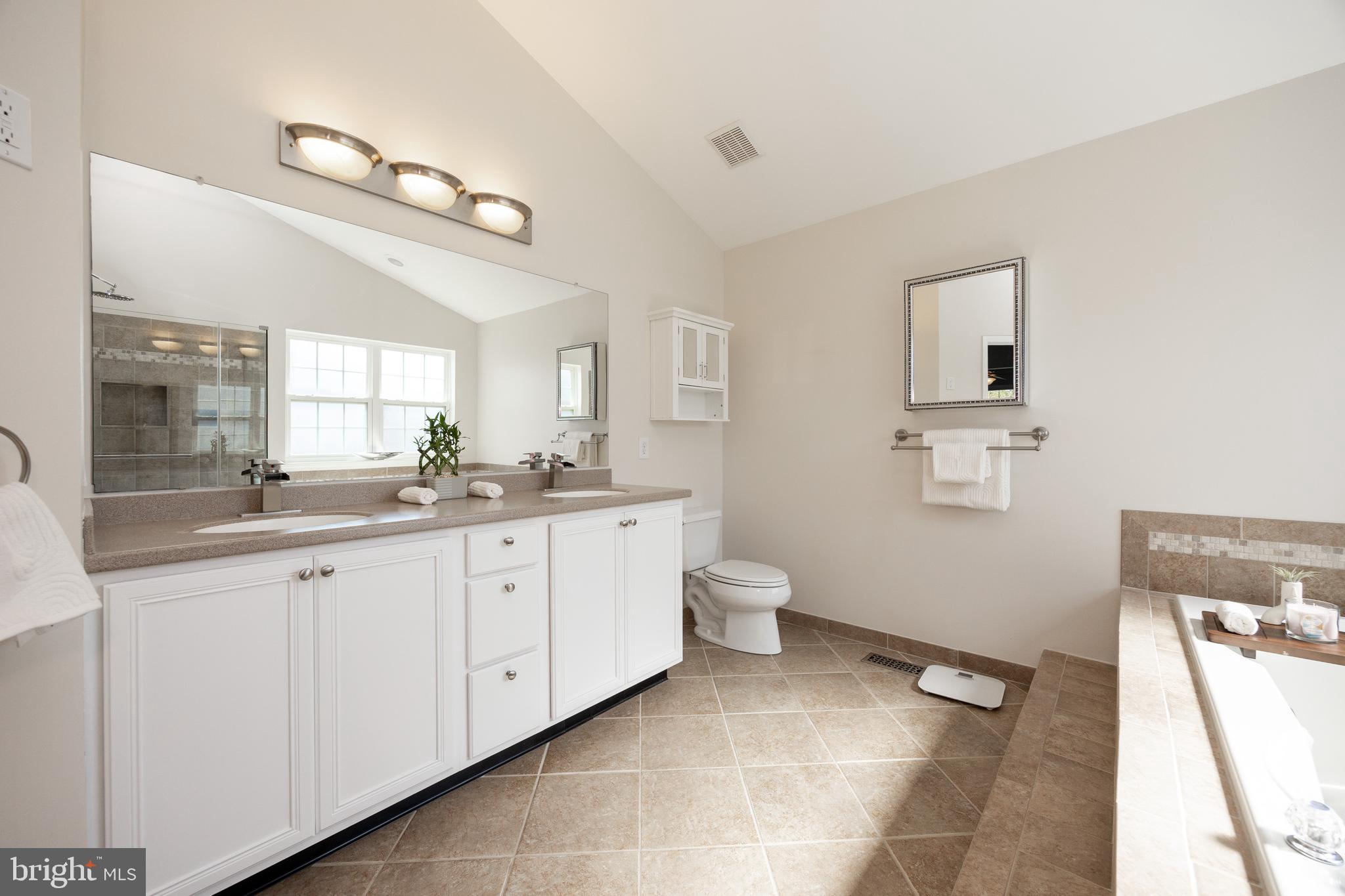 COVENTRY LAKE ESTS - Residential