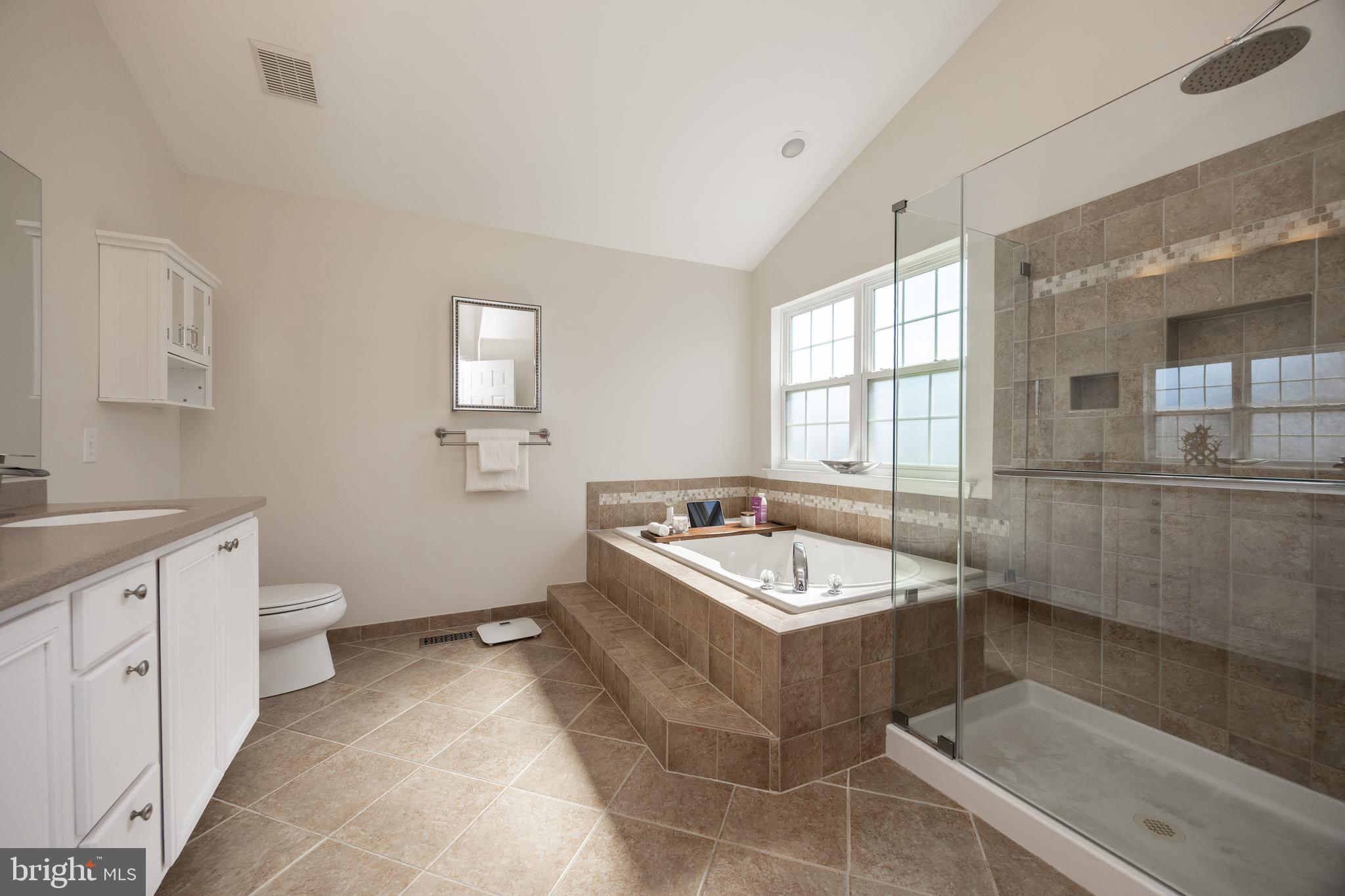 COVENTRY LAKE ESTS - Residential