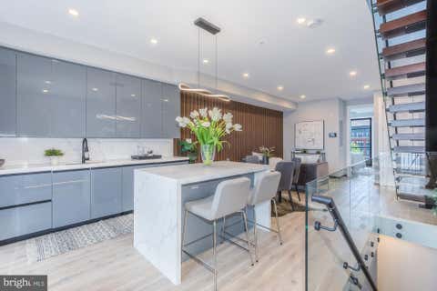 Photo of 1332 G Street SE #3, WASHINGTON, DC 20003 (MLS # DCDC2277498)