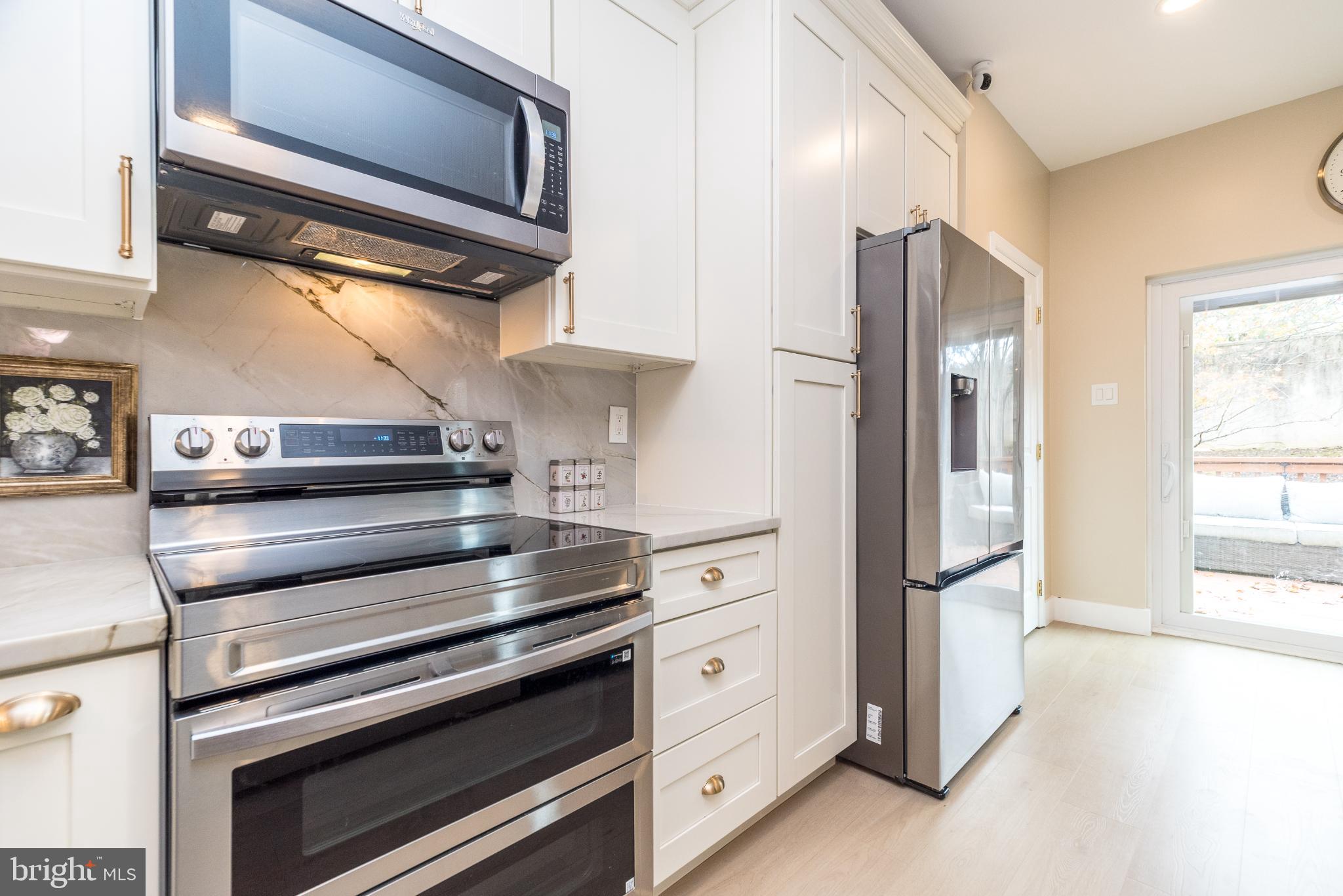 HAMPTON GREEN - Residential