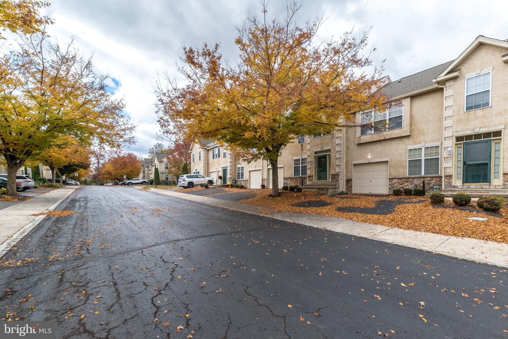 HAMPTON GREEN - Residential