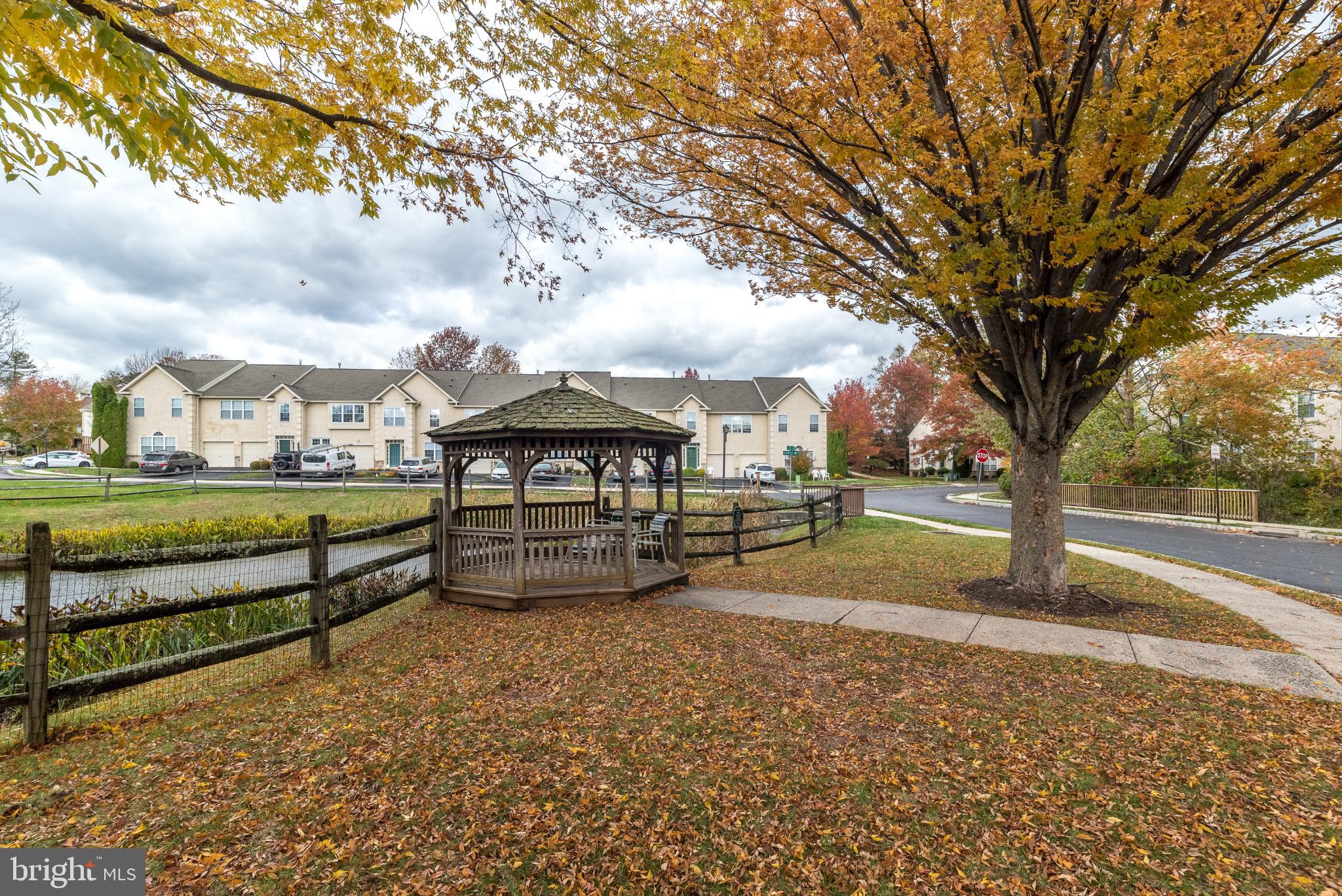 HAMPTON GREEN - Residential