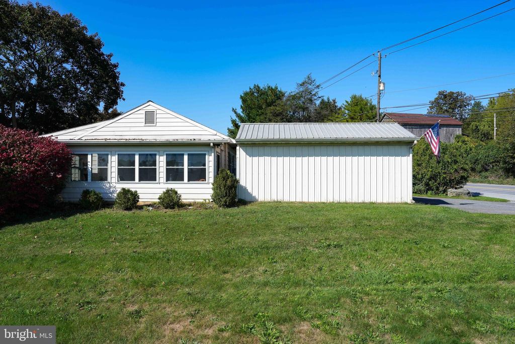 Photo of 130 Route 41, Gap, PA 17527 (MLS # PALA2042084)