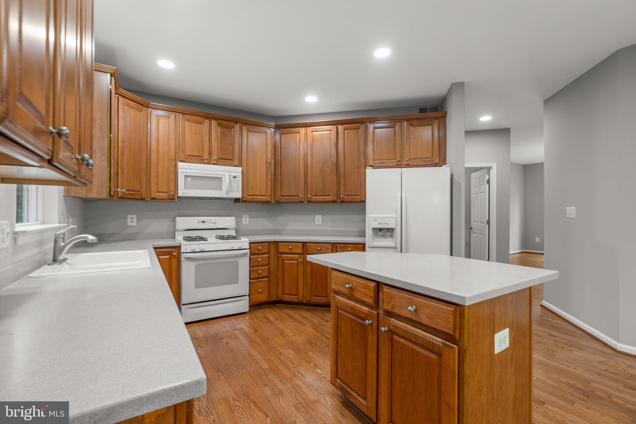 THE VISTAS AT WOODCLIFFE PARK - Residential