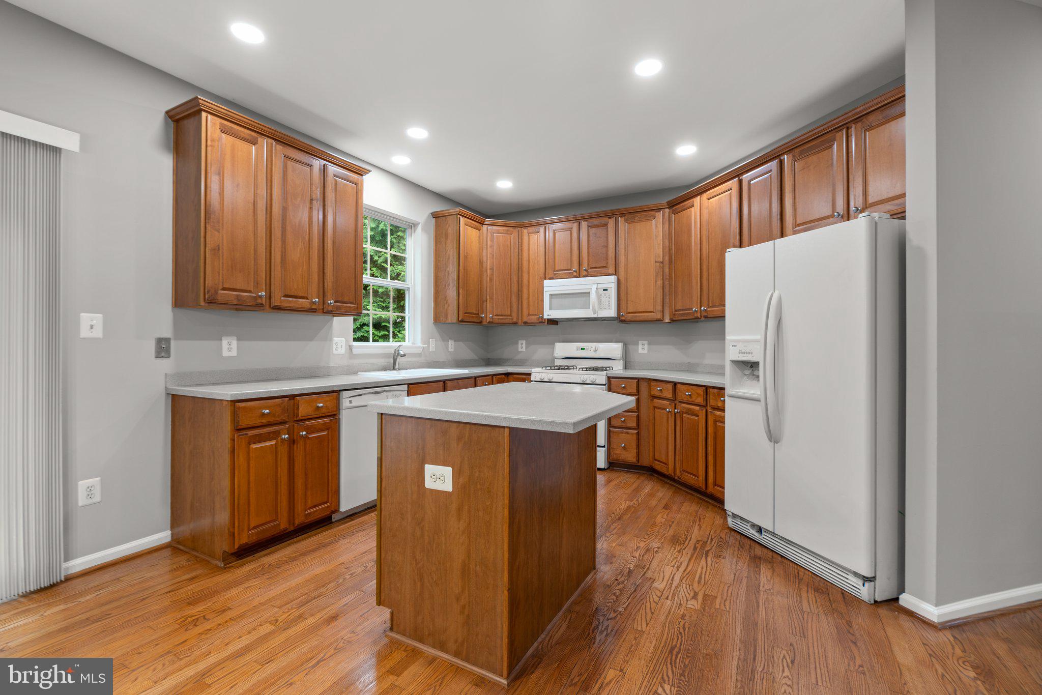 THE VISTAS AT WOODCLIFFE PARK - Residential