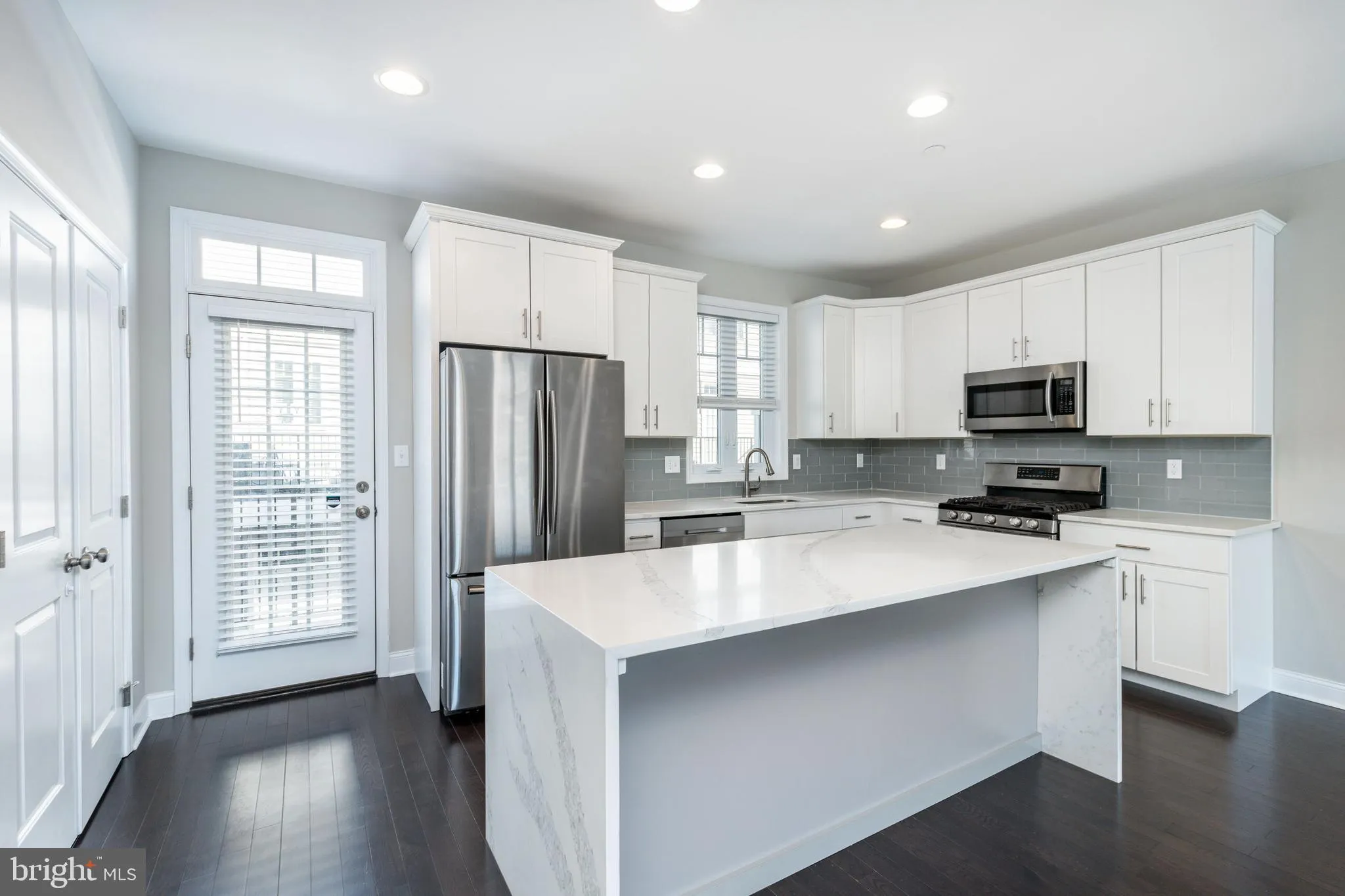 Conshohocken, Pennsylvania 19428, United States, 3 Bedrooms Bedrooms, ,3 BathroomsBathrooms,Residential,Active,93335