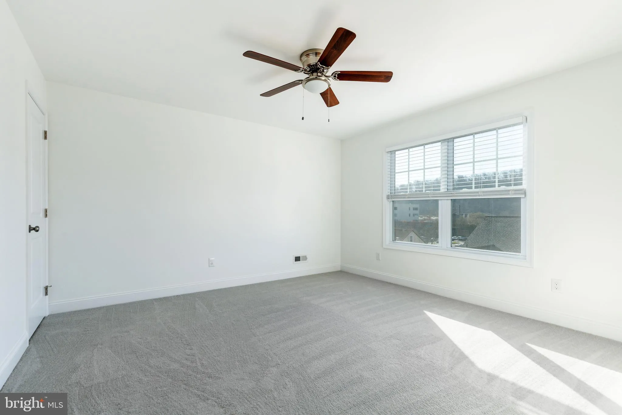 Conshohocken, Pennsylvania 19428, United States, 3 Bedrooms Bedrooms, ,3 BathroomsBathrooms,Residential,Active,93335