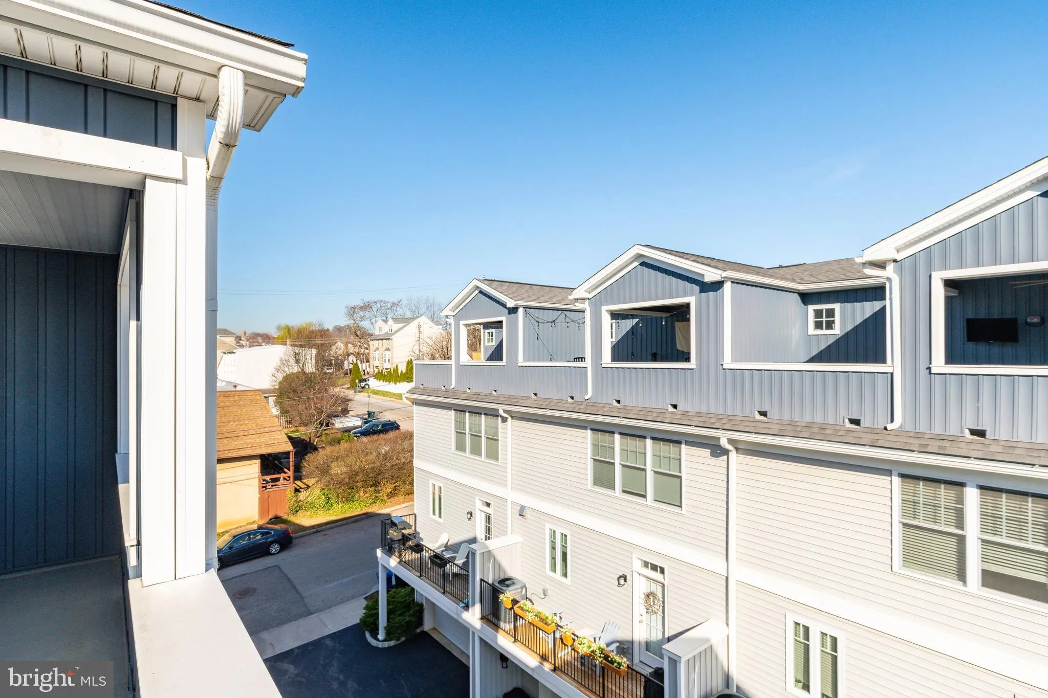 Conshohocken, Pennsylvania 19428, United States, 3 Bedrooms Bedrooms, ,3 BathroomsBathrooms,Residential,Active,93335