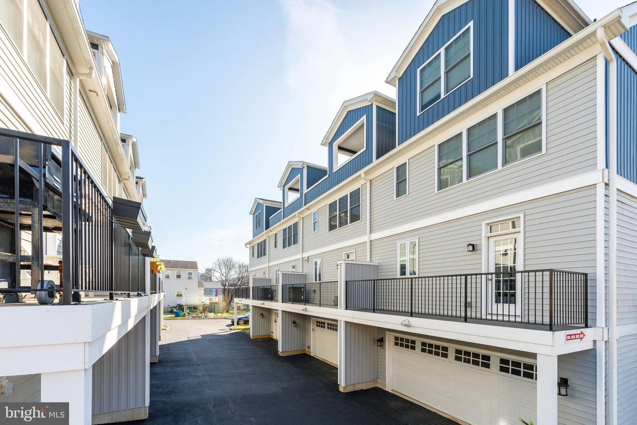 Conshohocken, Pennsylvania 19428, United States, 3 Bedrooms Bedrooms, ,3 BathroomsBathrooms,Residential,Active,93335