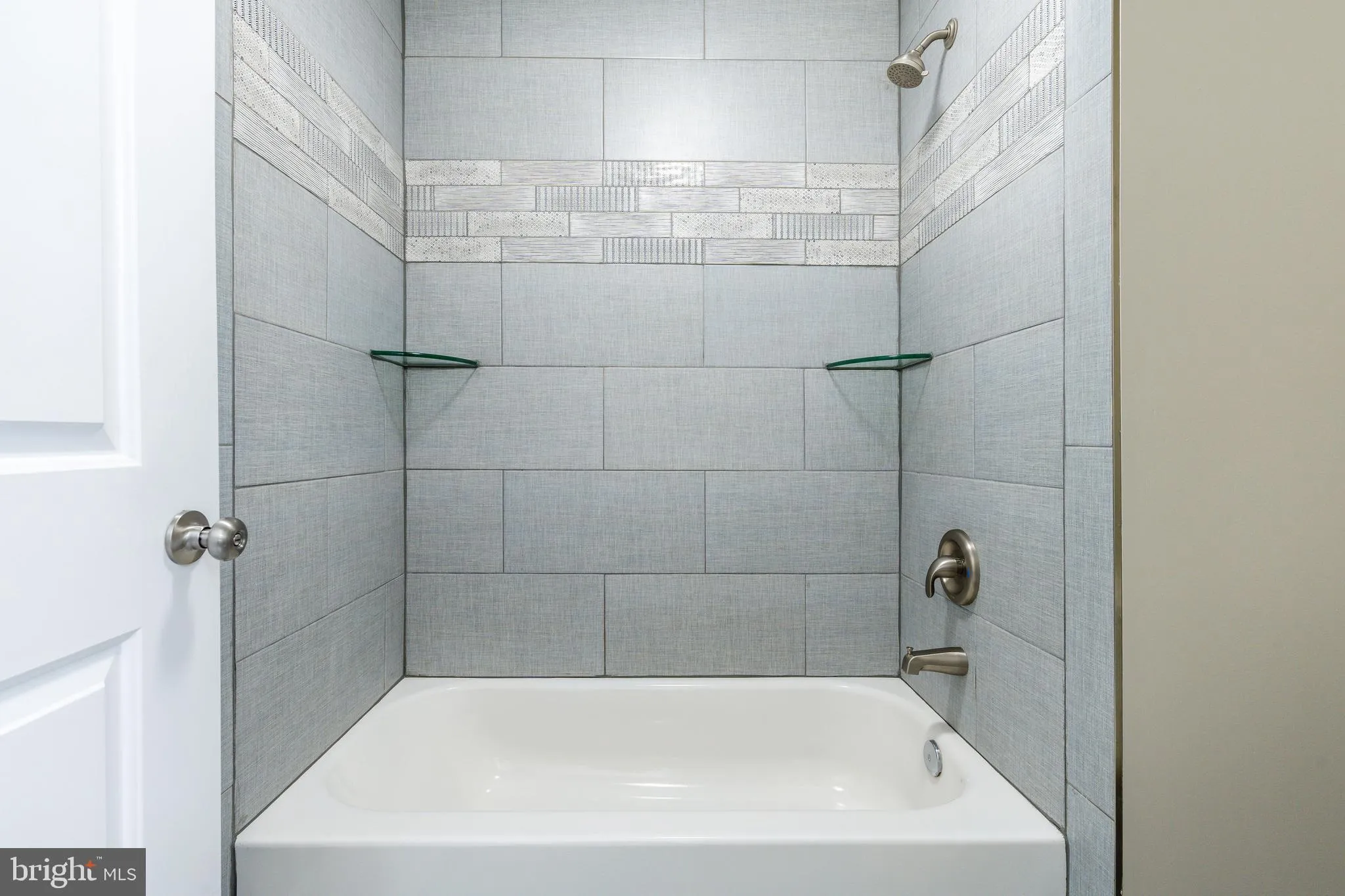 Conshohocken, Pennsylvania 19428, United States, 3 Bedrooms Bedrooms, ,3 BathroomsBathrooms,Residential,Active,93335