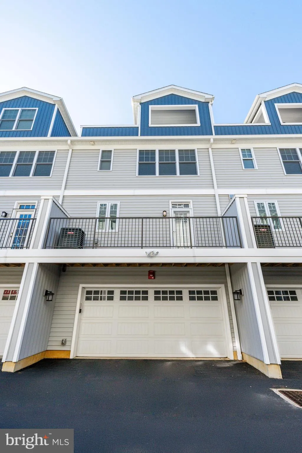 Conshohocken, Pennsylvania 19428, United States, 3 Bedrooms Bedrooms, ,3 BathroomsBathrooms,Residential,Active,93335