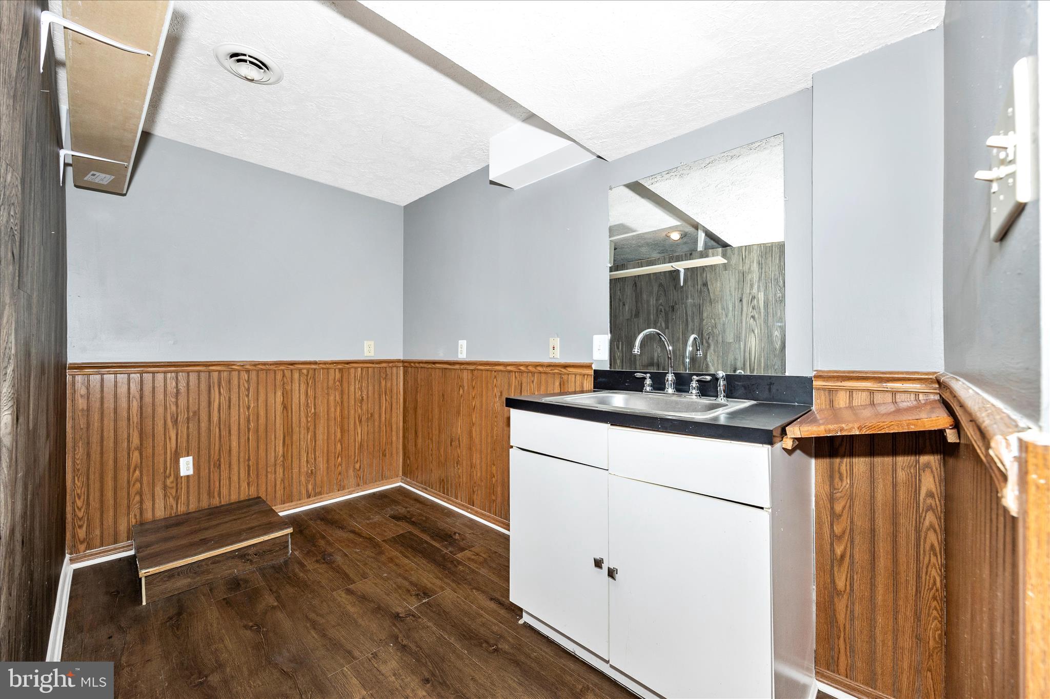 FREDERICKTOWNE VILLAGE - Residential