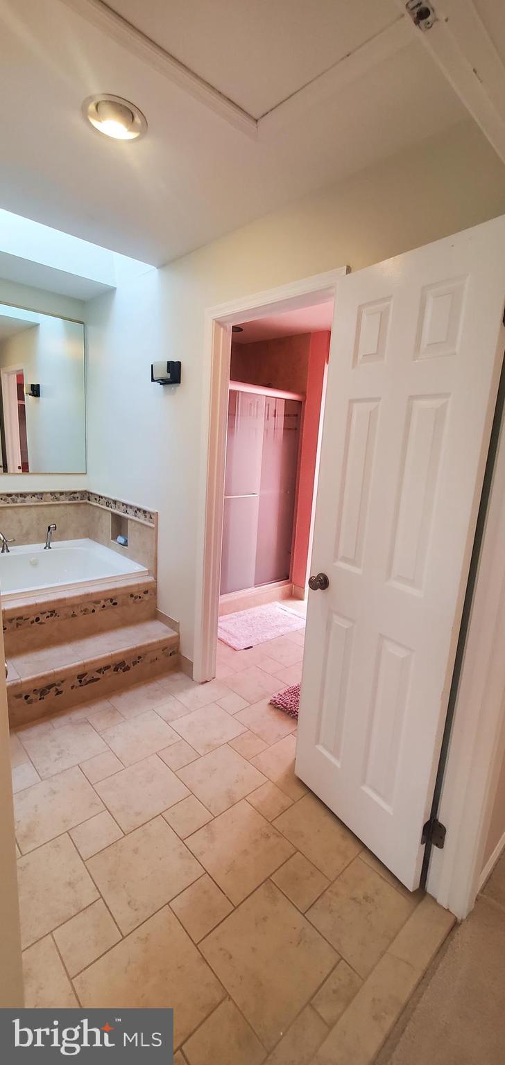 POTOMAC RIDGE - Residential Lease