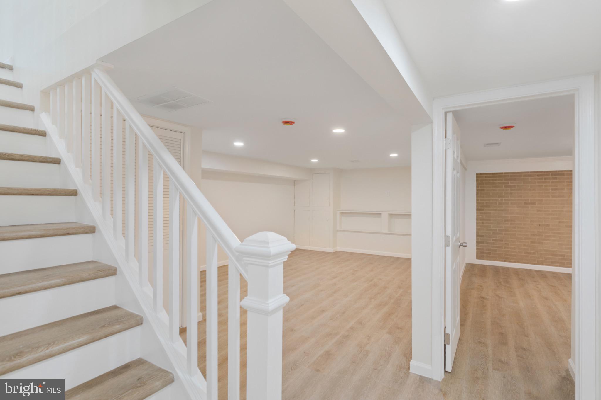 GLENMONT HILLS - Residential Lease