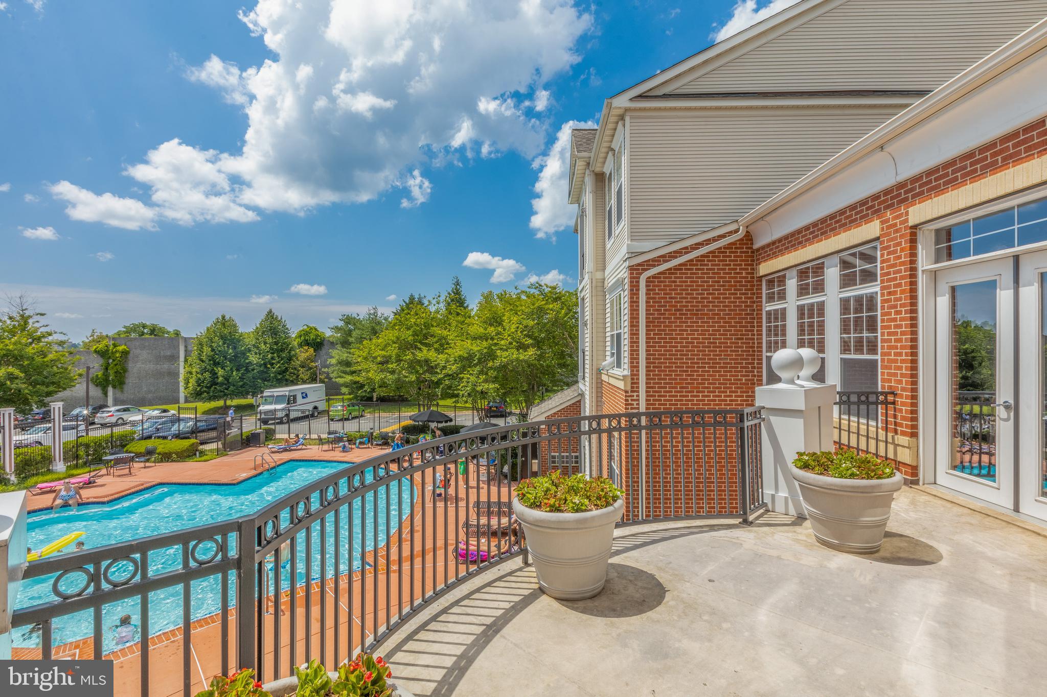 FAIRFAX RIDGE CONDOS - Residential