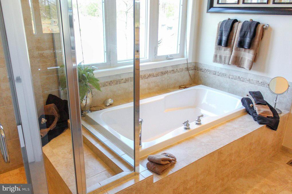 THE HARBOURS AT SOLOMONS ISLAND - Residential