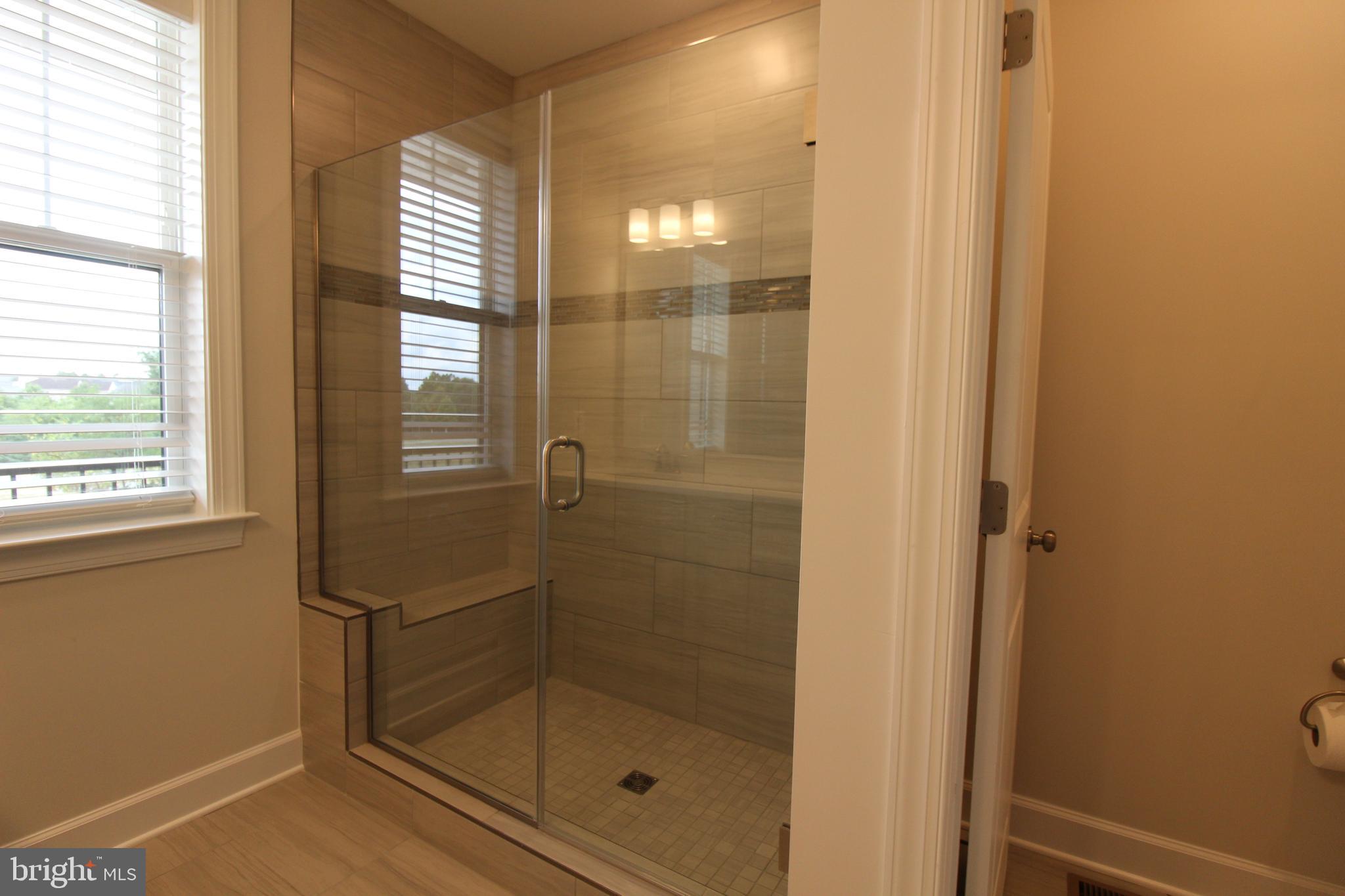 METRO WALK AT MOOREFIELD STATION - Residential Lease