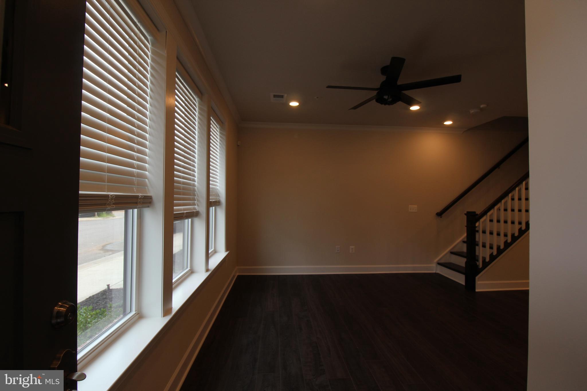 METRO WALK AT MOOREFIELD STATION - Residential Lease