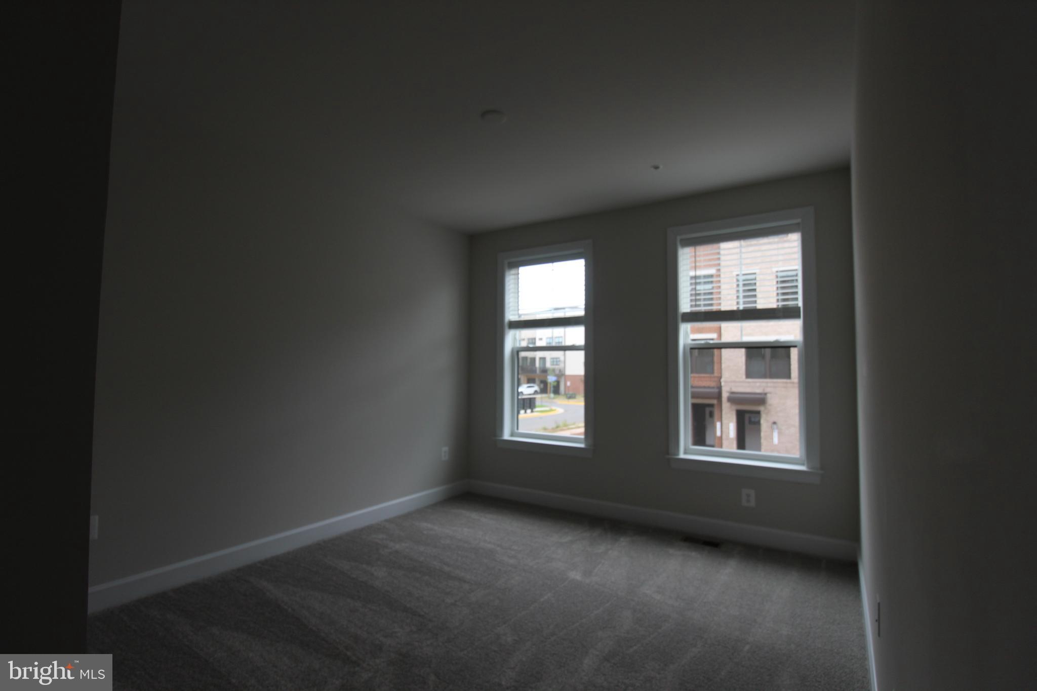 METRO WALK AT MOOREFIELD STATION - Residential Lease