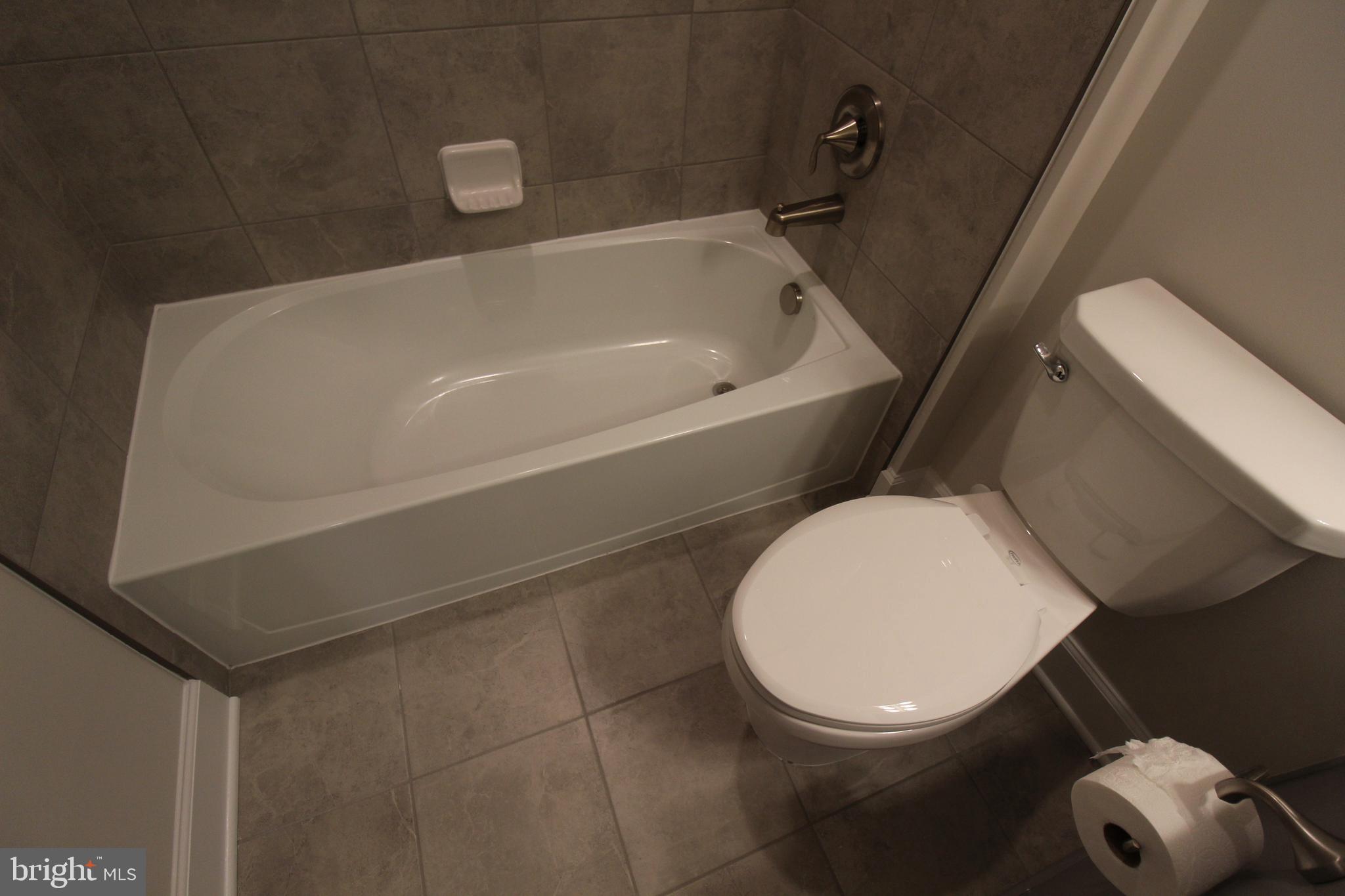 METRO WALK AT MOOREFIELD STATION - Residential Lease