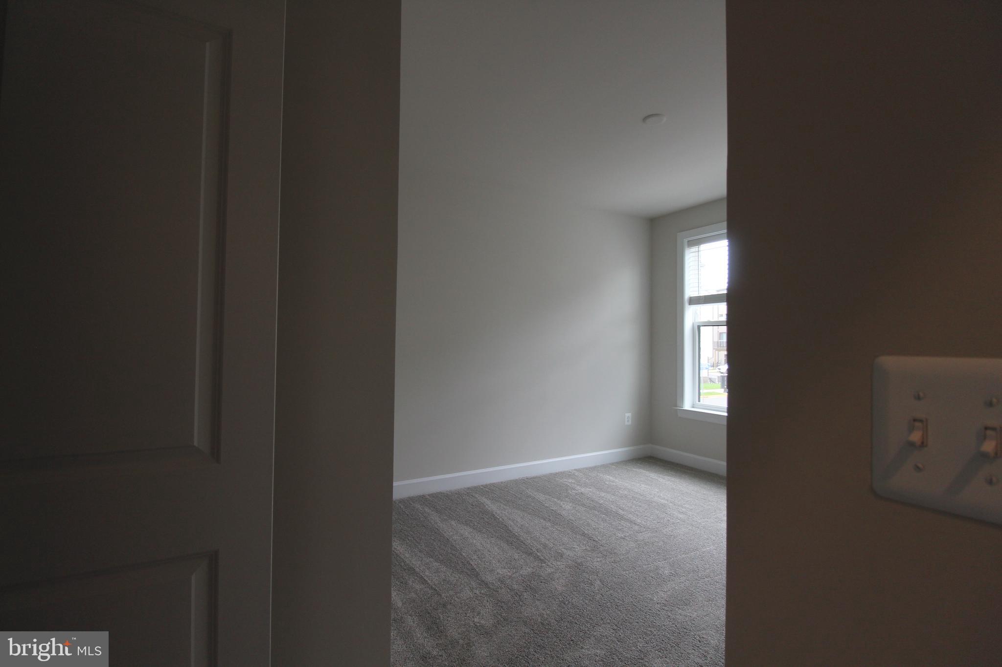 METRO WALK AT MOOREFIELD STATION - Residential Lease