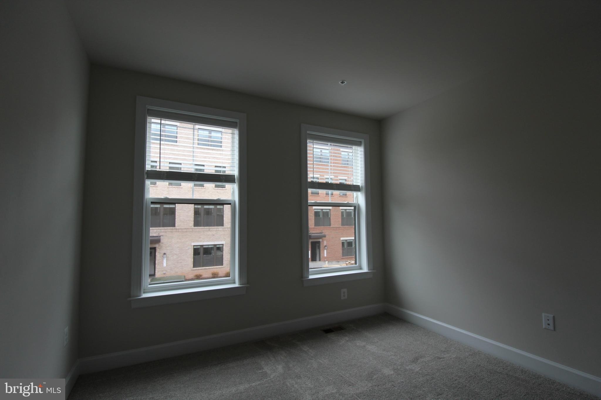 METRO WALK AT MOOREFIELD STATION - Residential Lease