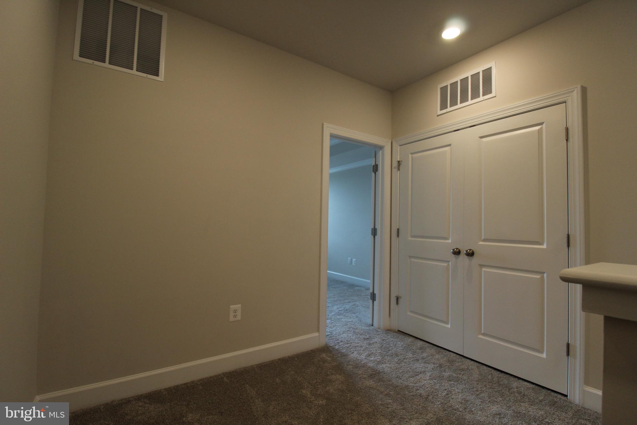 METRO WALK AT MOOREFIELD STATION - Residential Lease