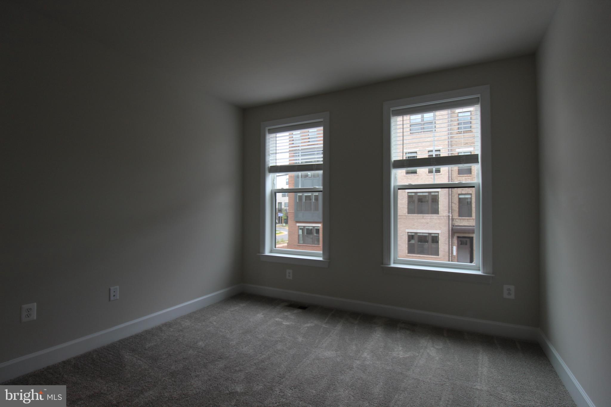 METRO WALK AT MOOREFIELD STATION - Residential Lease