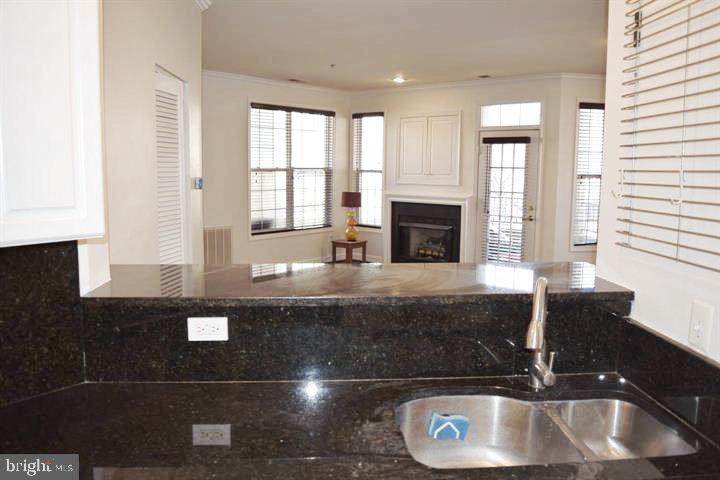 COURTHOUSE HILL - Residential Lease