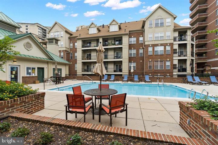 COURTHOUSE HILL - Residential Lease