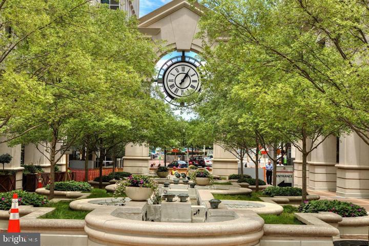 COURTHOUSE HILL - Residential Lease