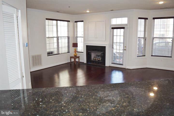 COURTHOUSE HILL - Residential Lease