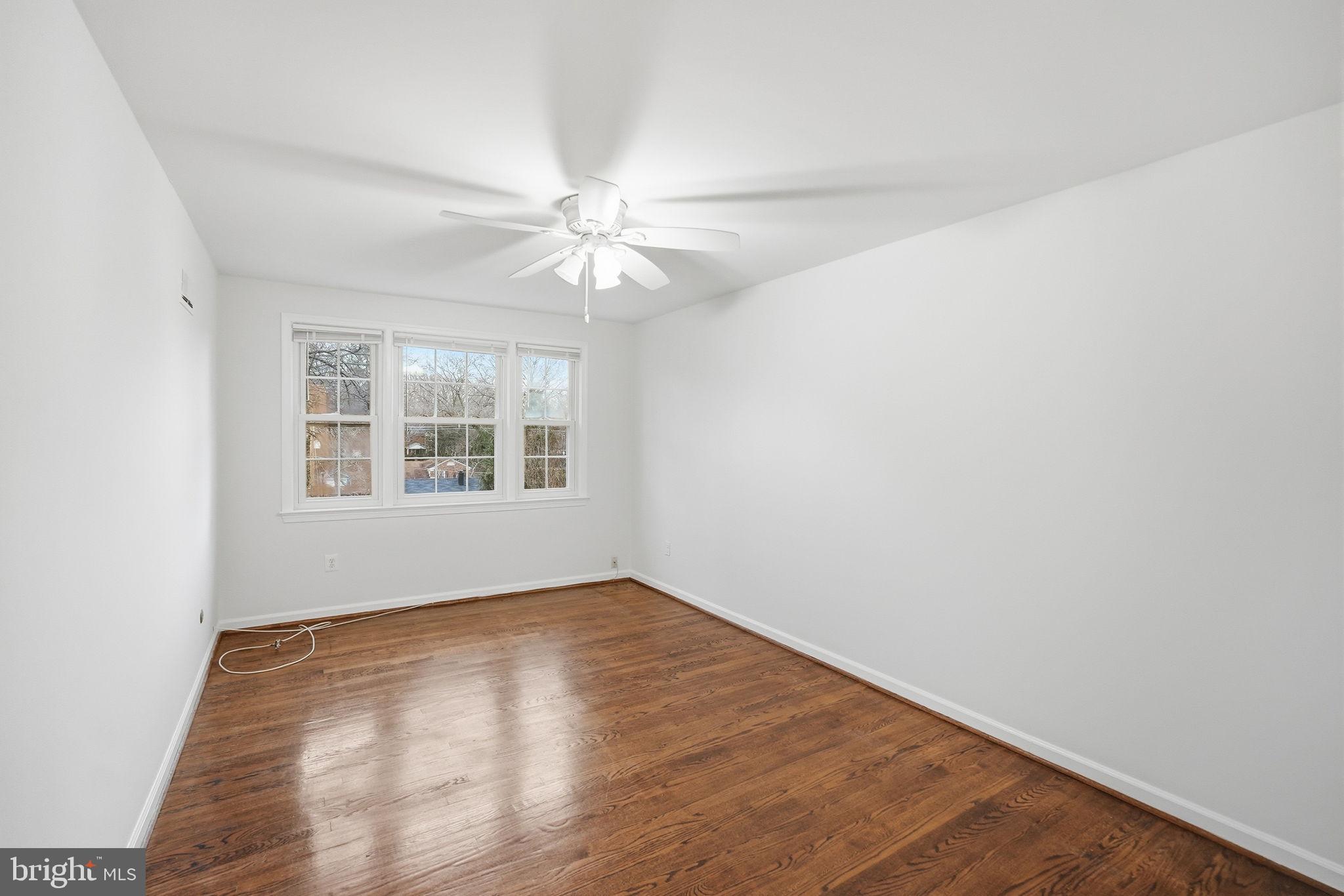 WOODLEY GARDENS COOP - Residential