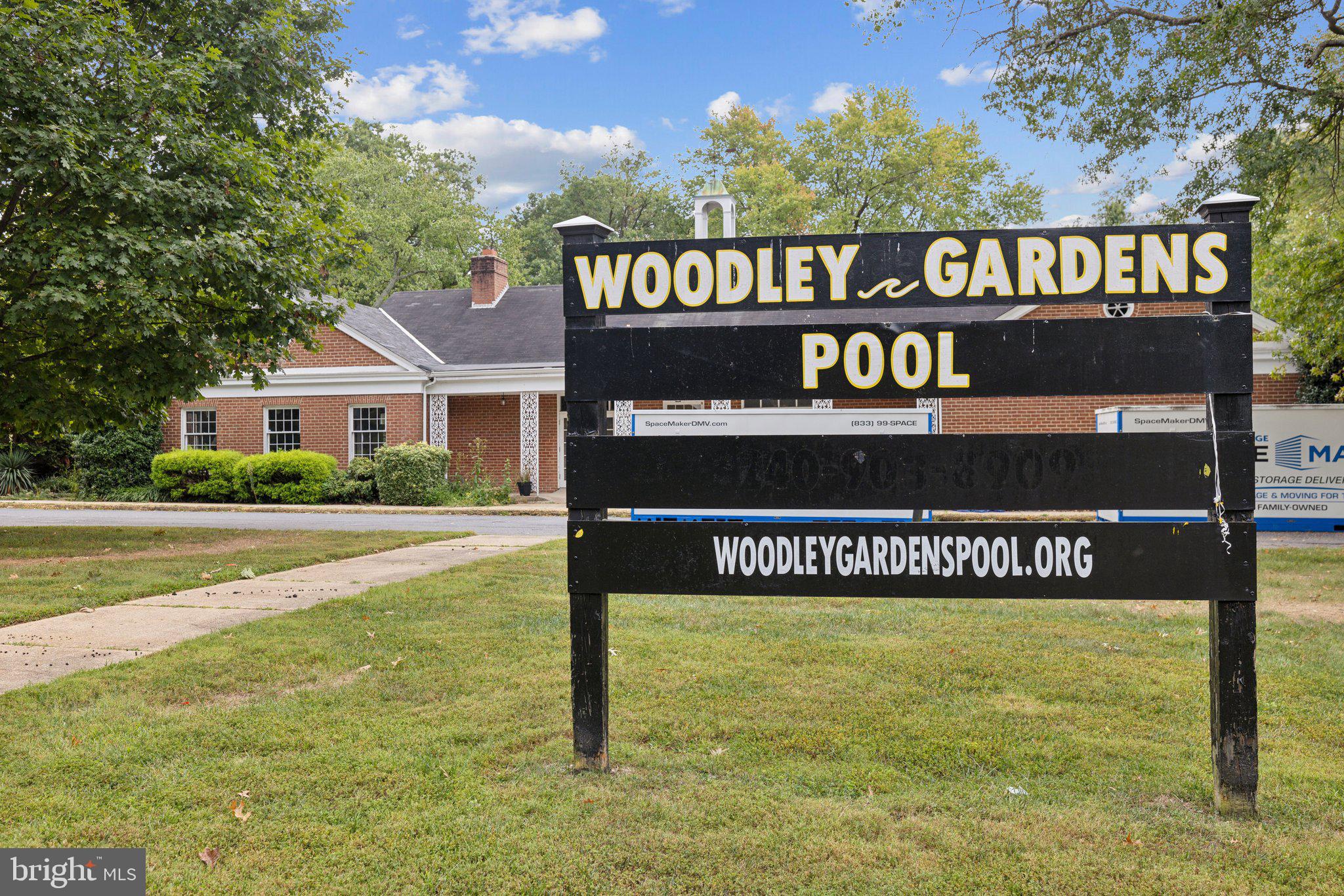 WOODLEY GARDENS COOP - Residential