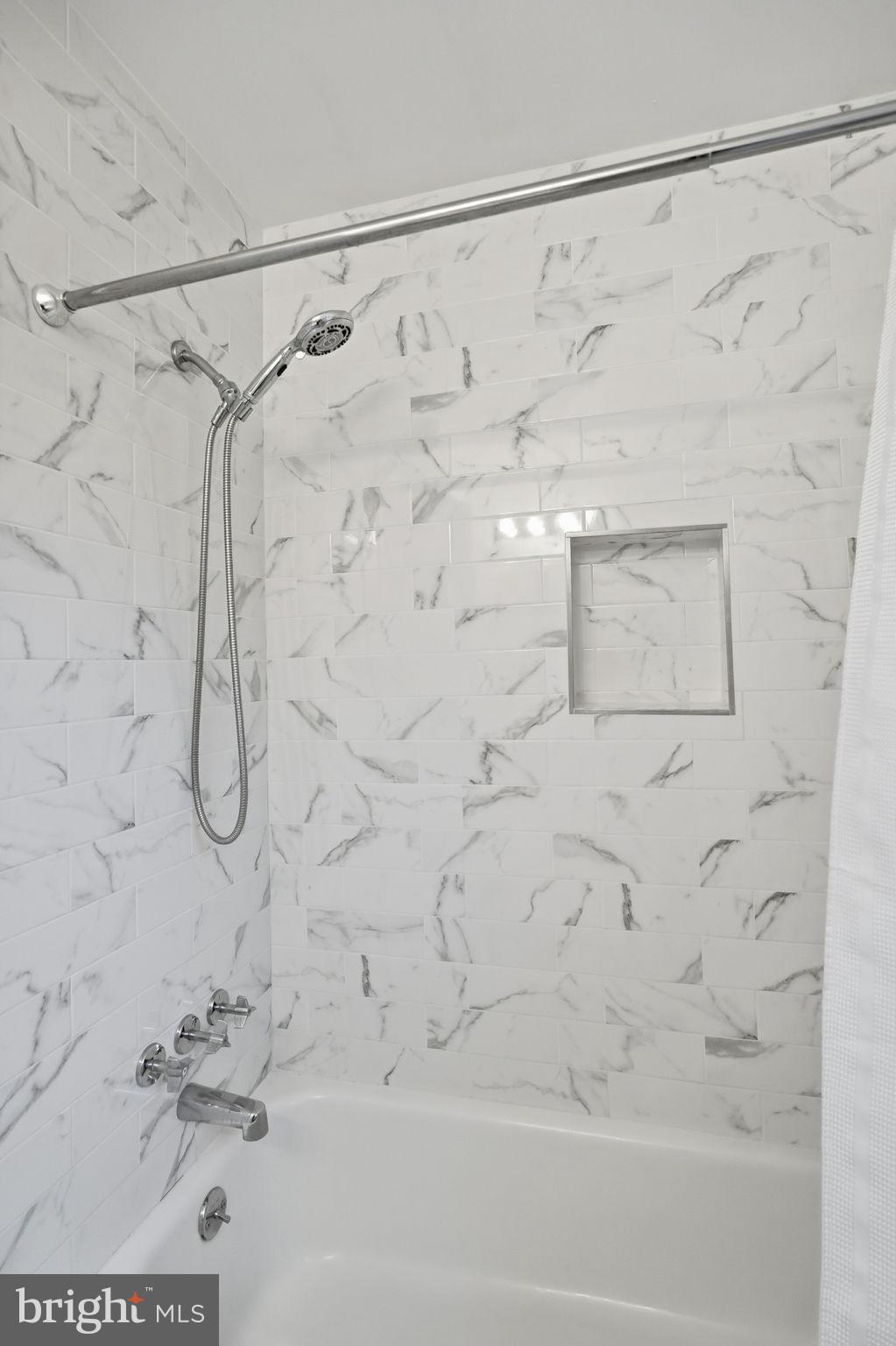 WOODLEY GARDENS COOP - Residential